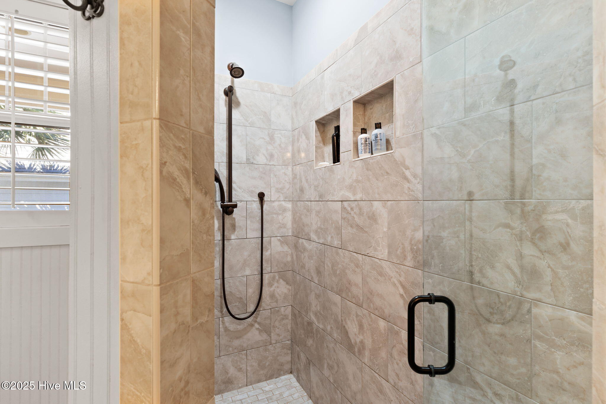 100536977 | Photo 24