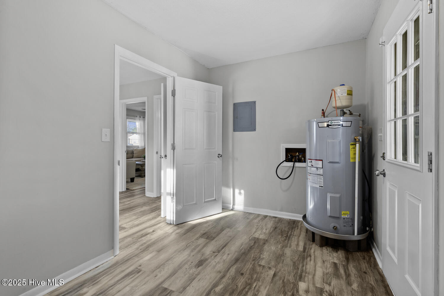 100544990 | Photo 14