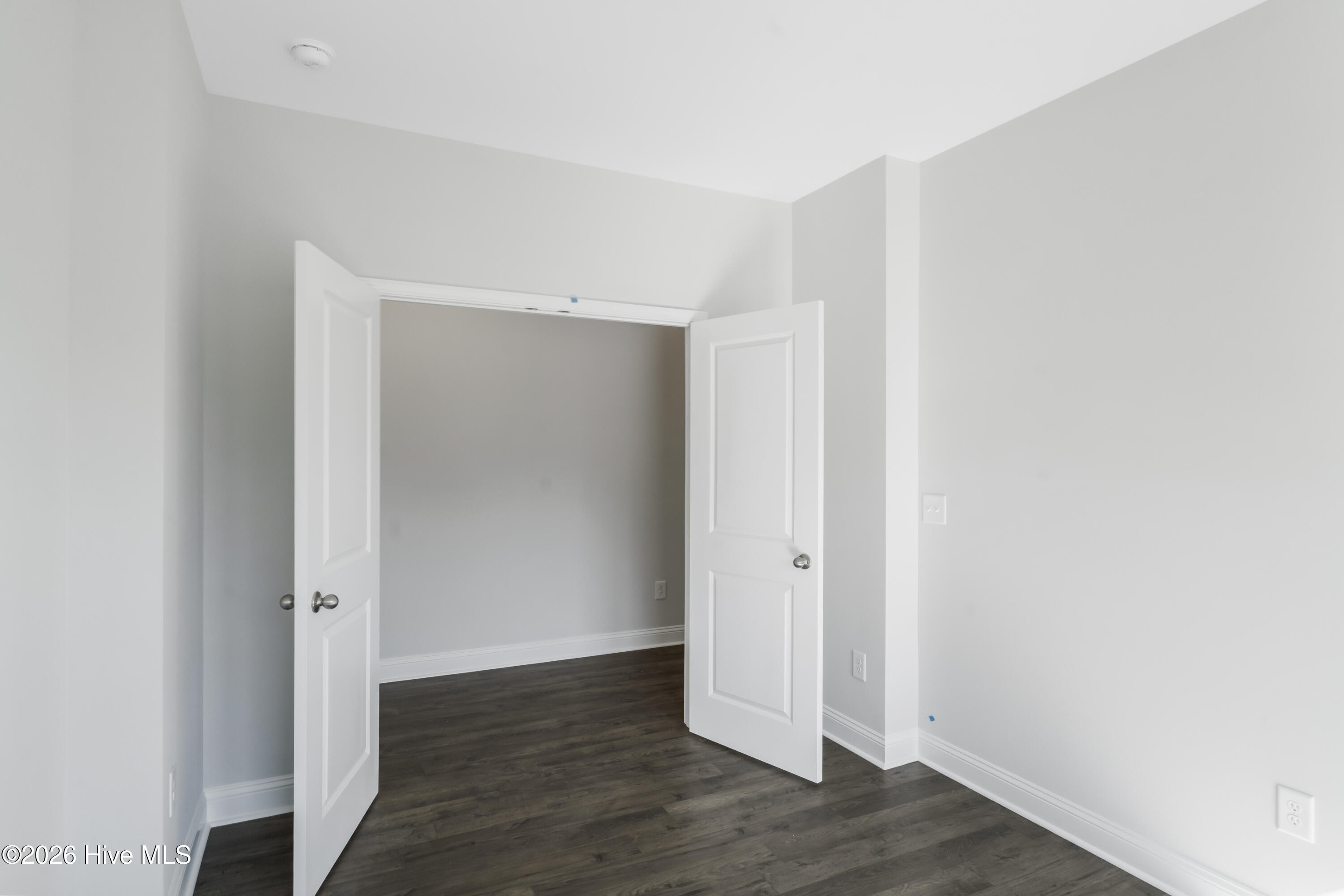 100560345 | Photo 14