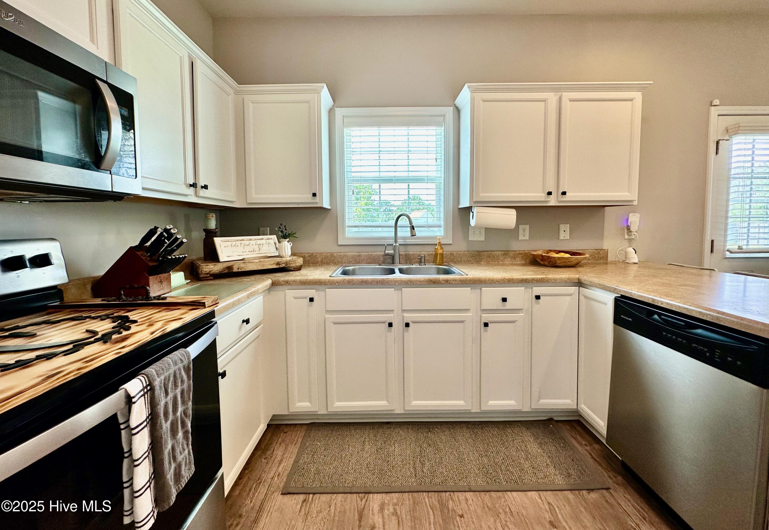 203 Tucksey Court N, Hubert, NC 28539 – photo 24: Kitchen