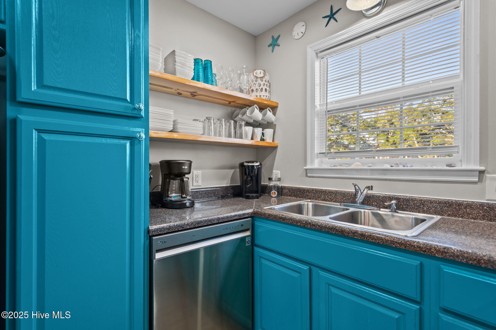 100537146 | Photo 17