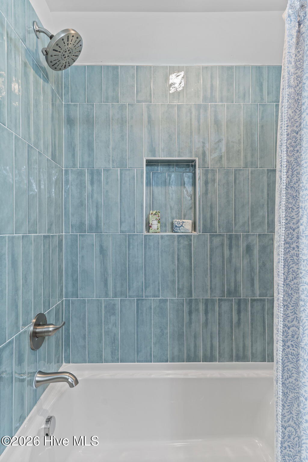 100558259 | Photo 25