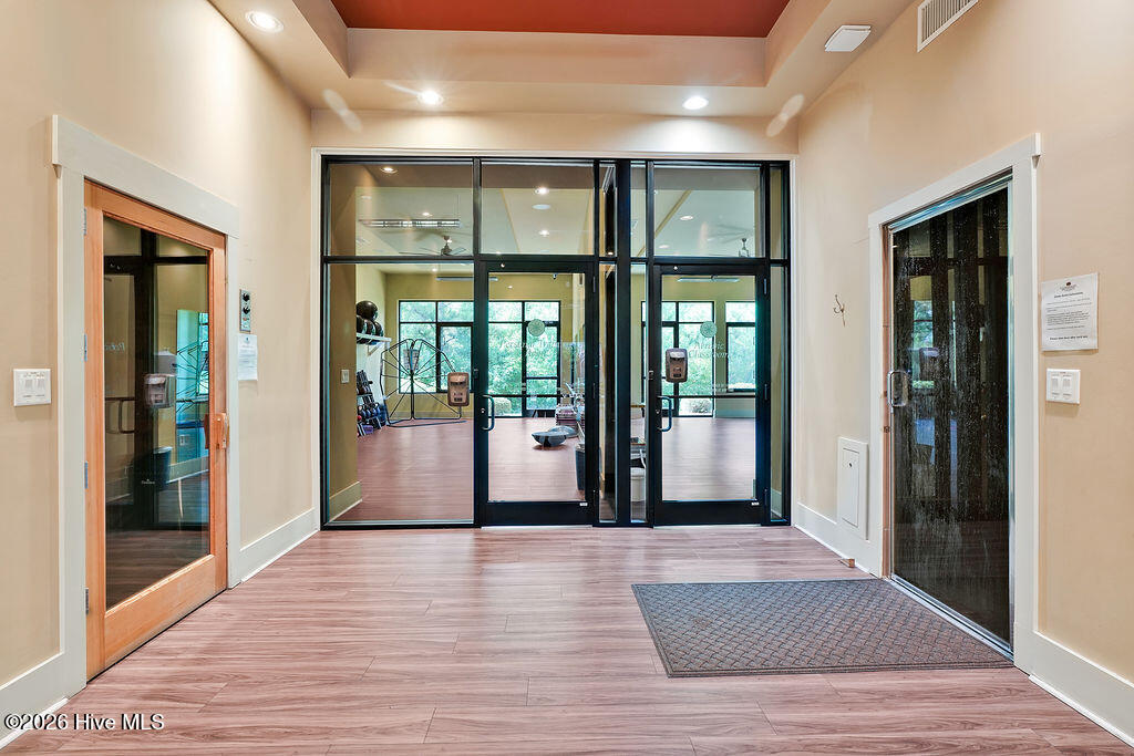 100555055 | Photo 81