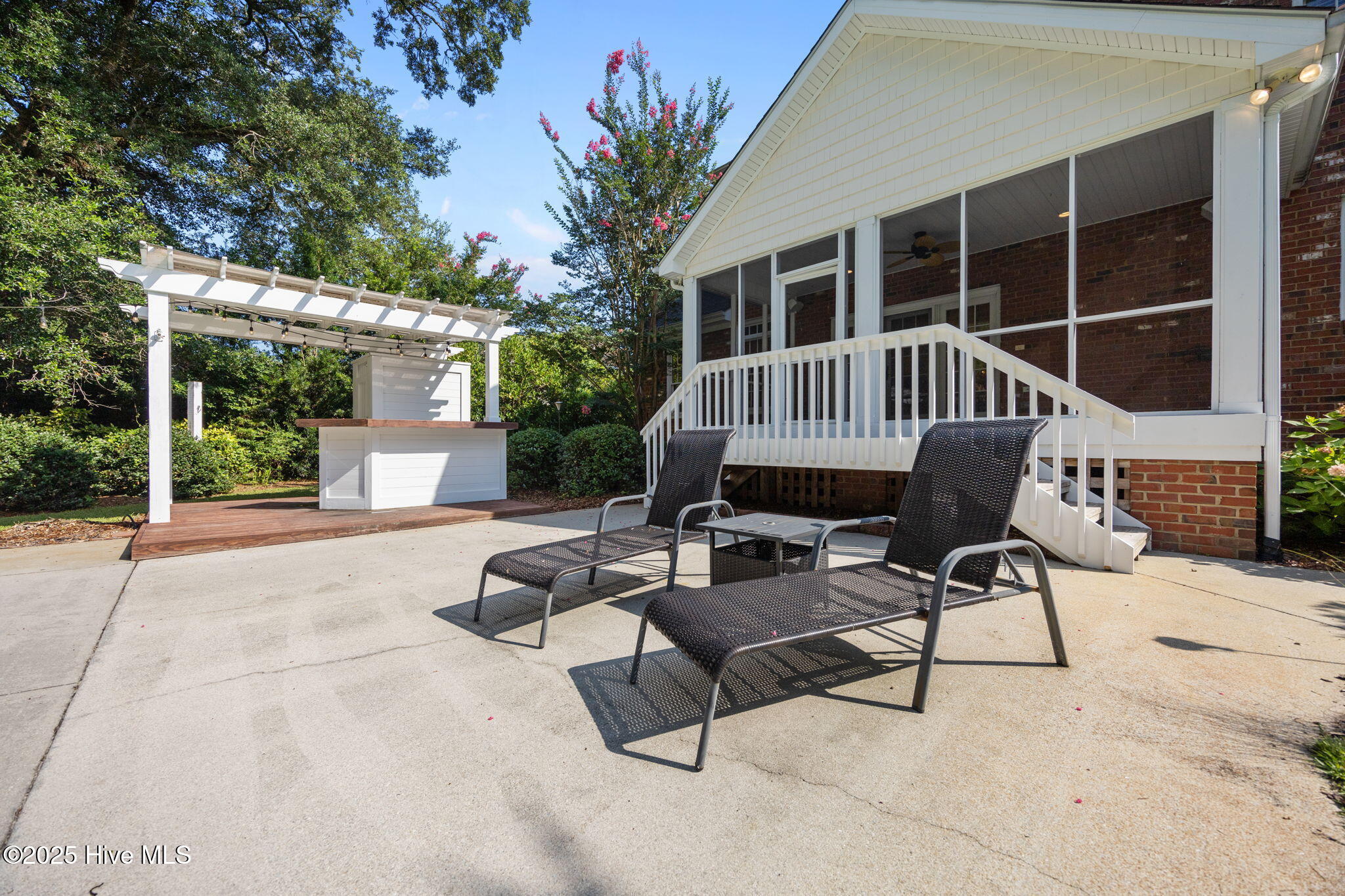 100518834 | Photo 61