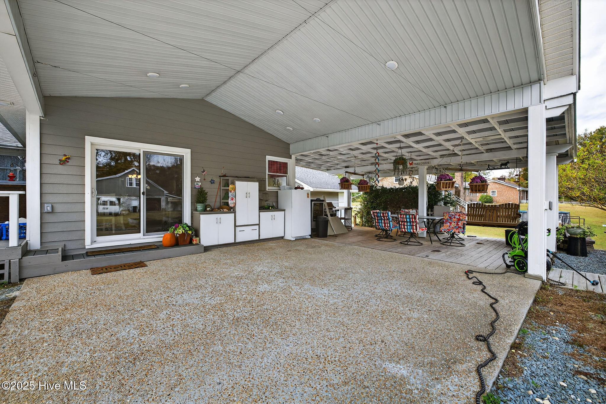 100542936 | Photo 11