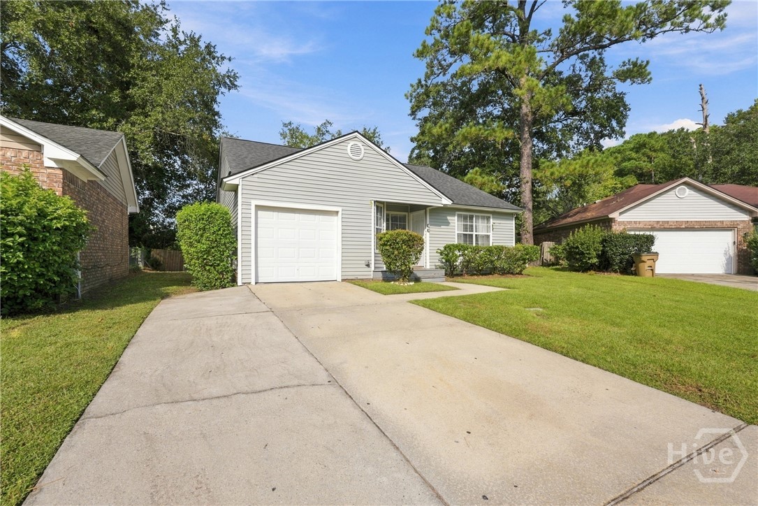Photo 2 of Single family home for sale at 137 Crossover Ln, Savannah, GA 31410 | MLS# SA365472 | Listing updated on 2026-10-03
