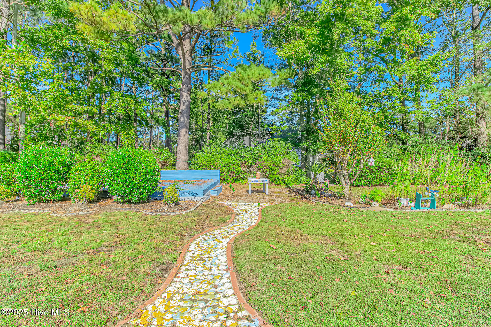 100536588 | Photo 24