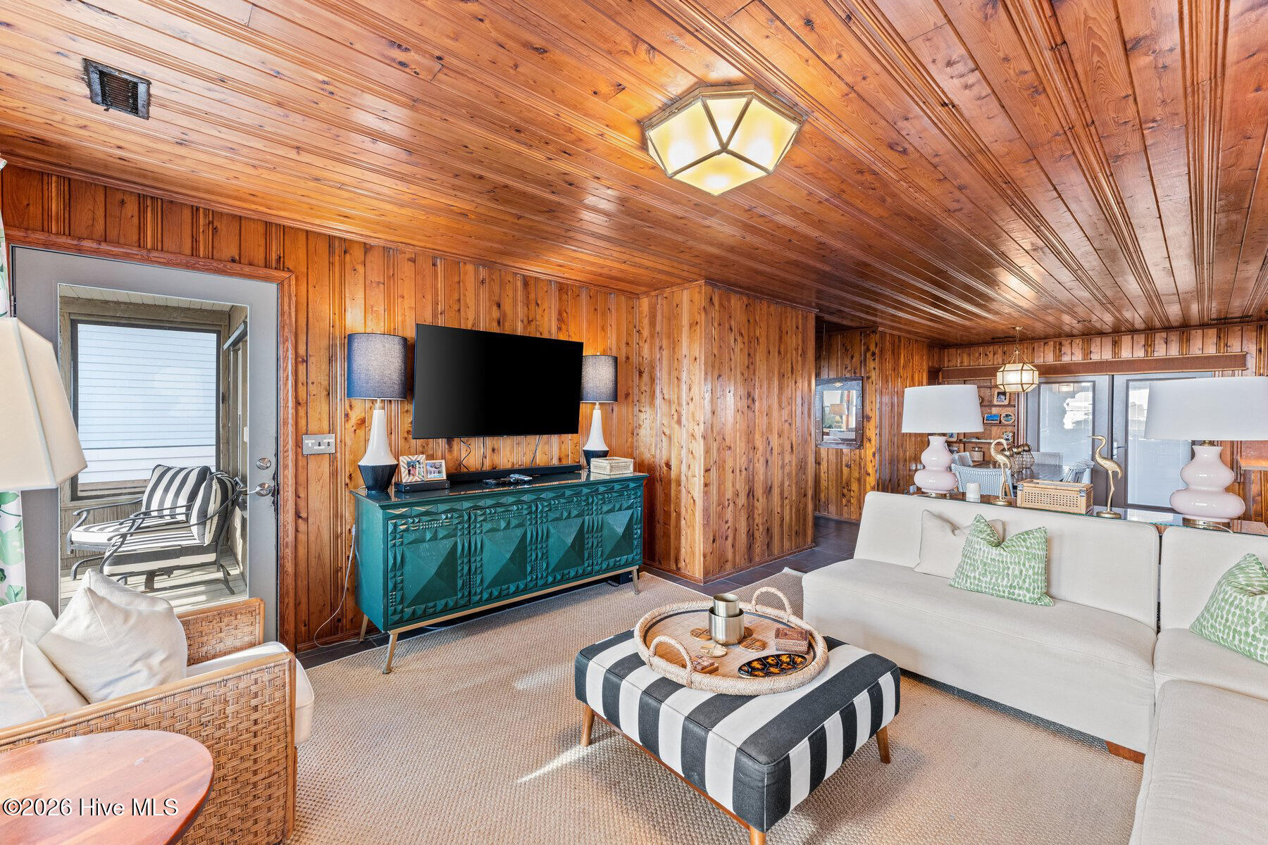 100550434 | Photo 19