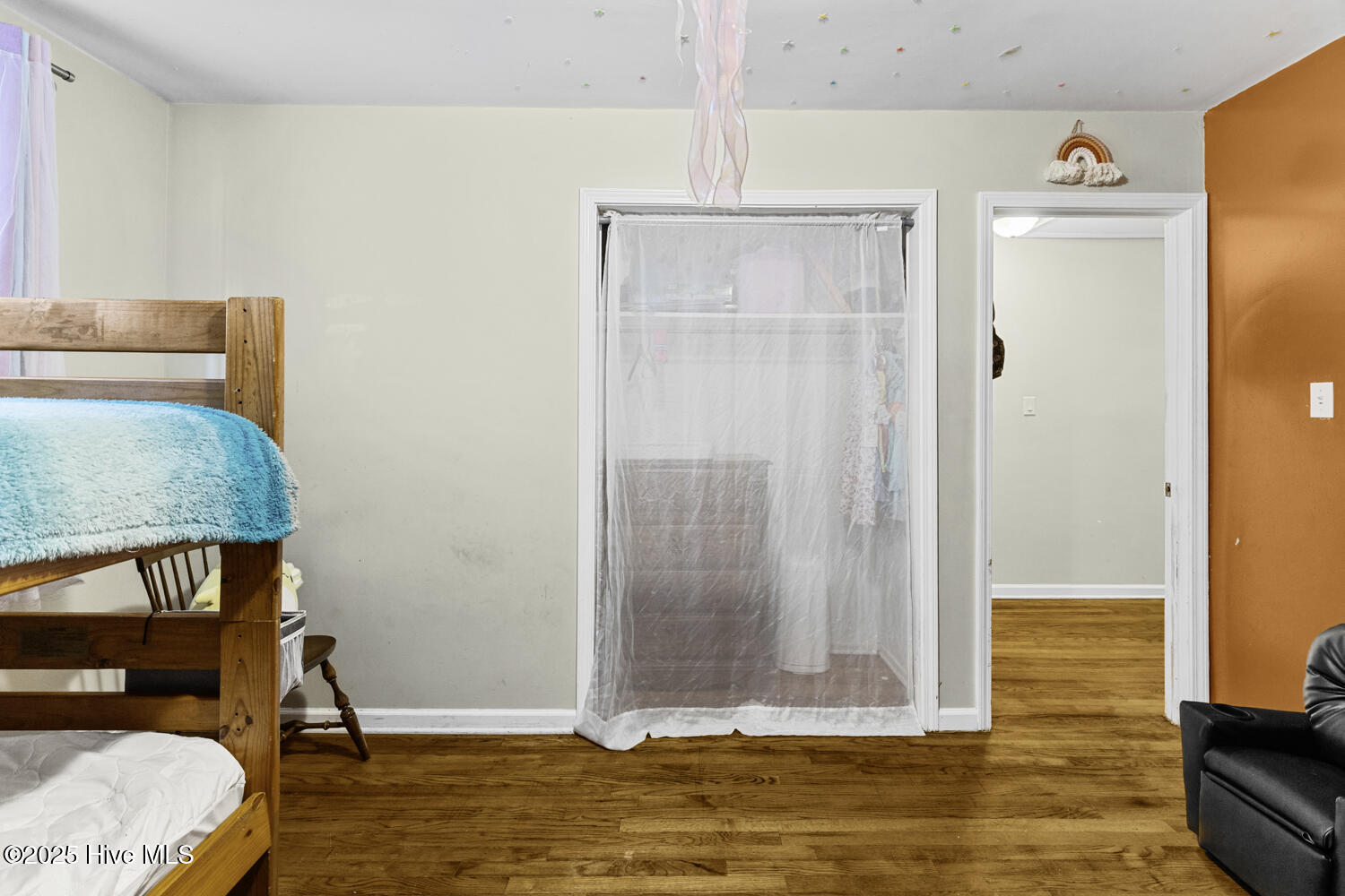 100512287 | Photo 20