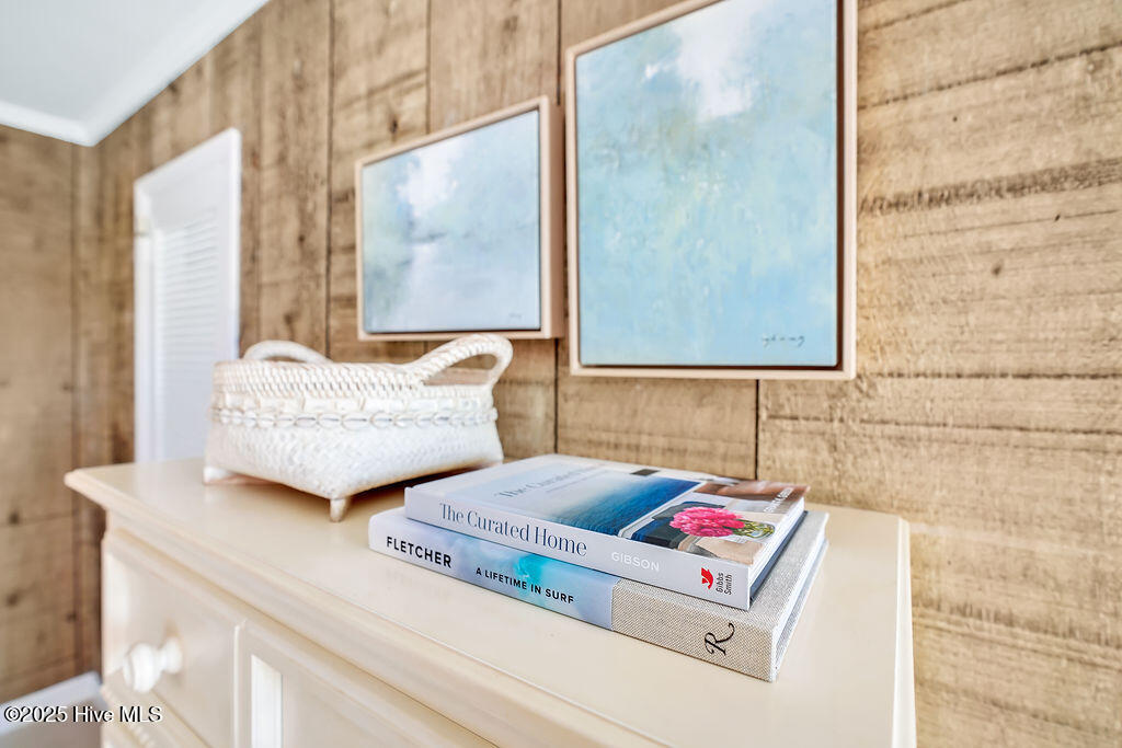 100508979 | Photo 82