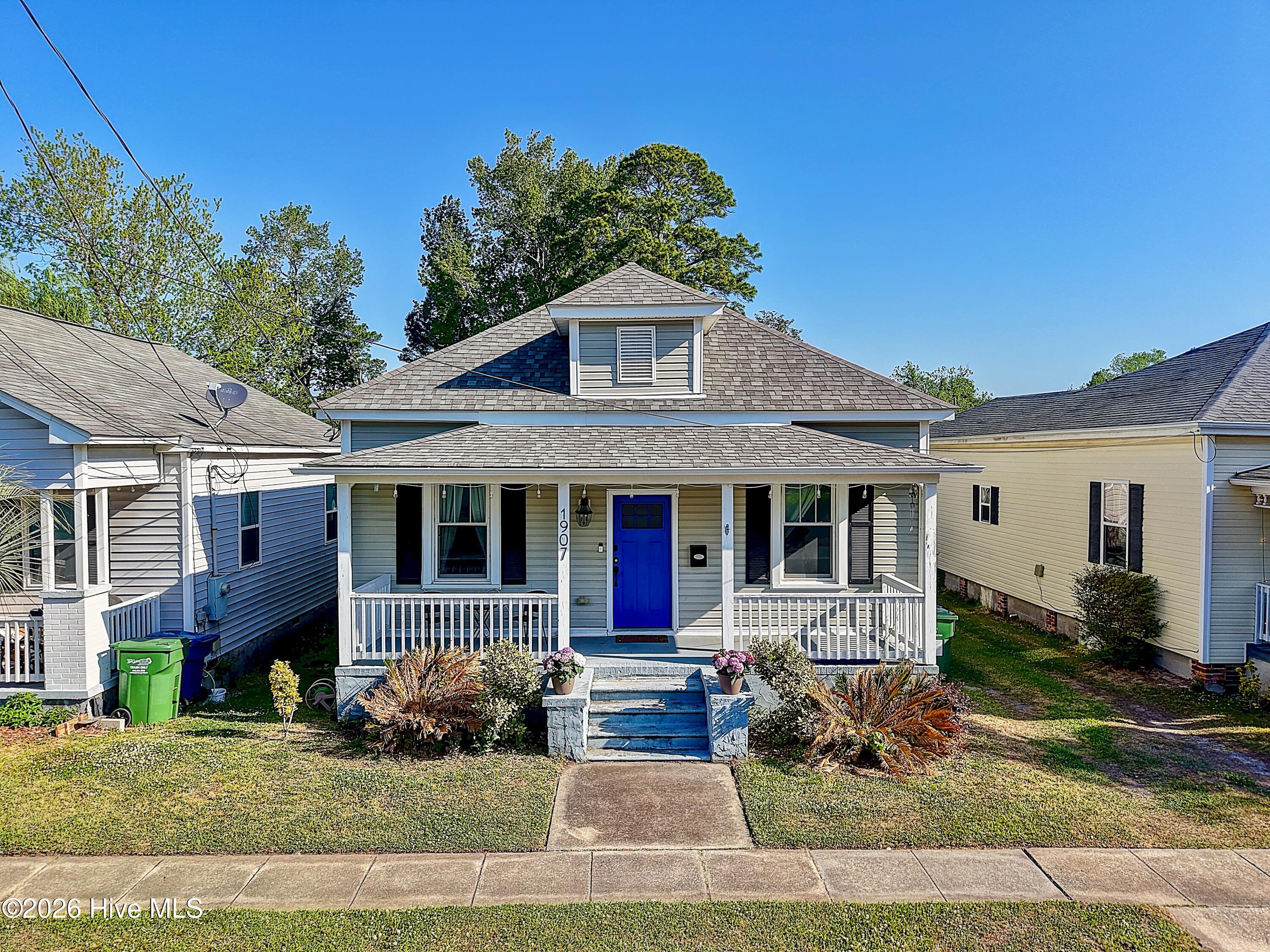 100568086 | Photo 35