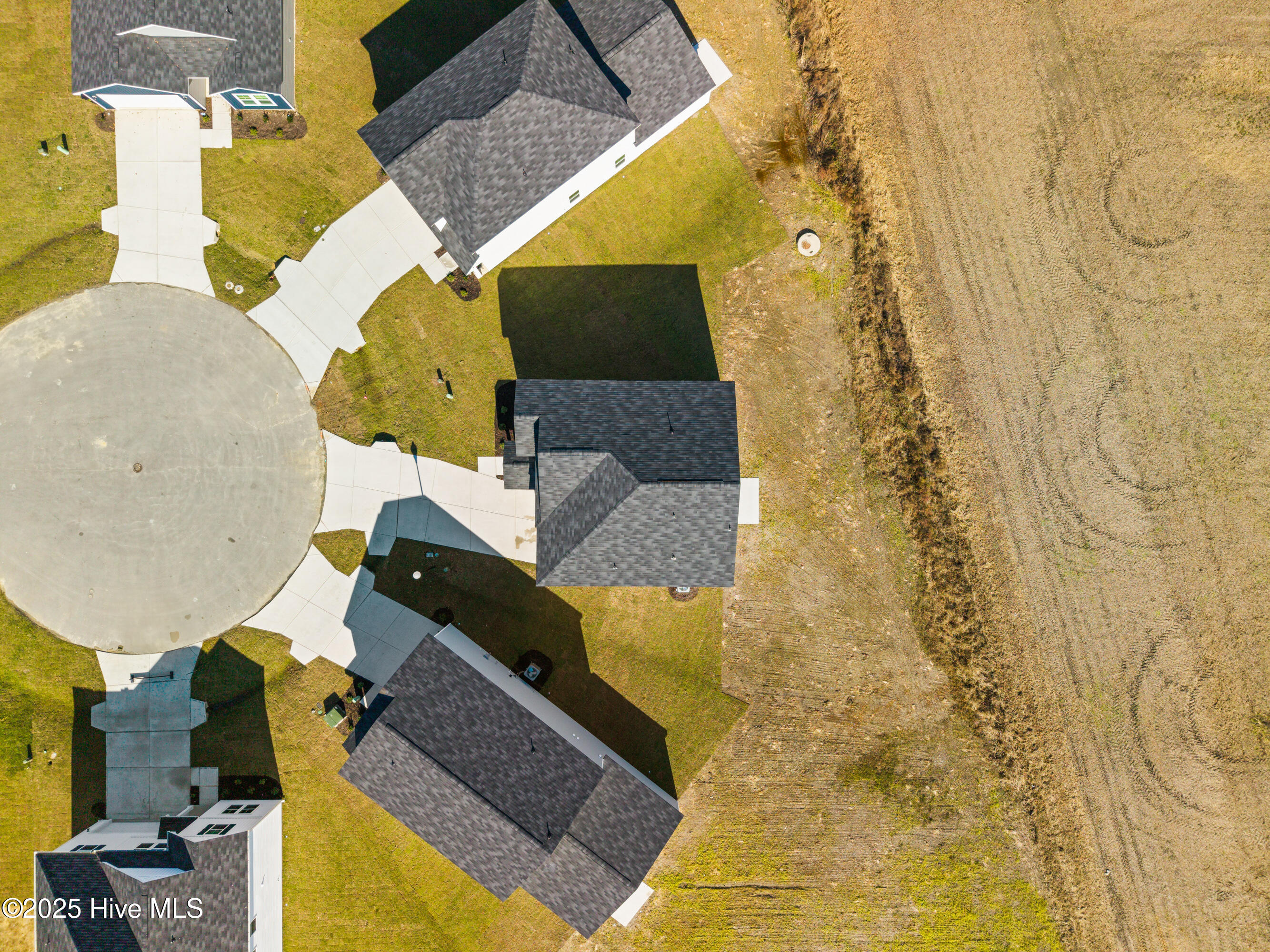 100533510 | Photo 33