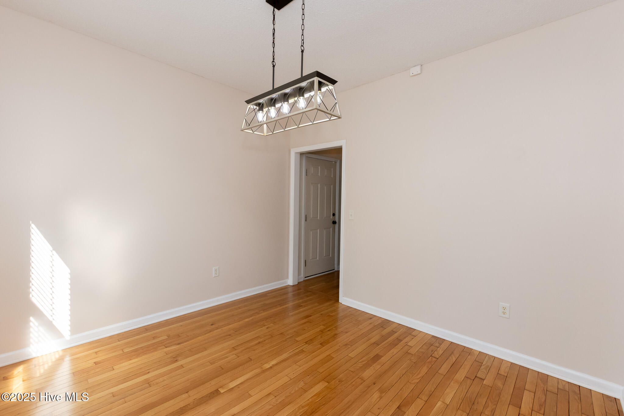 100554866 | Photo 13