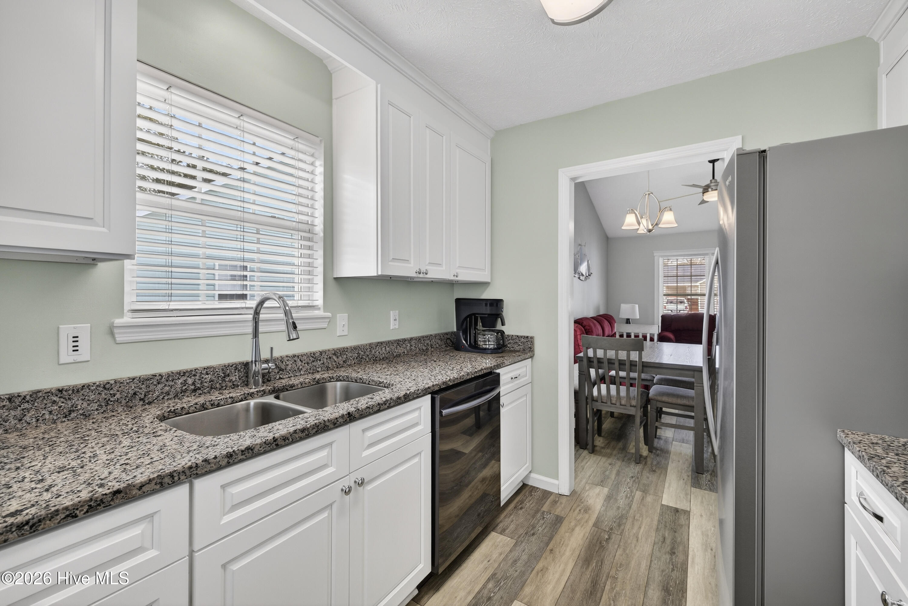 100557821 | Photo 14