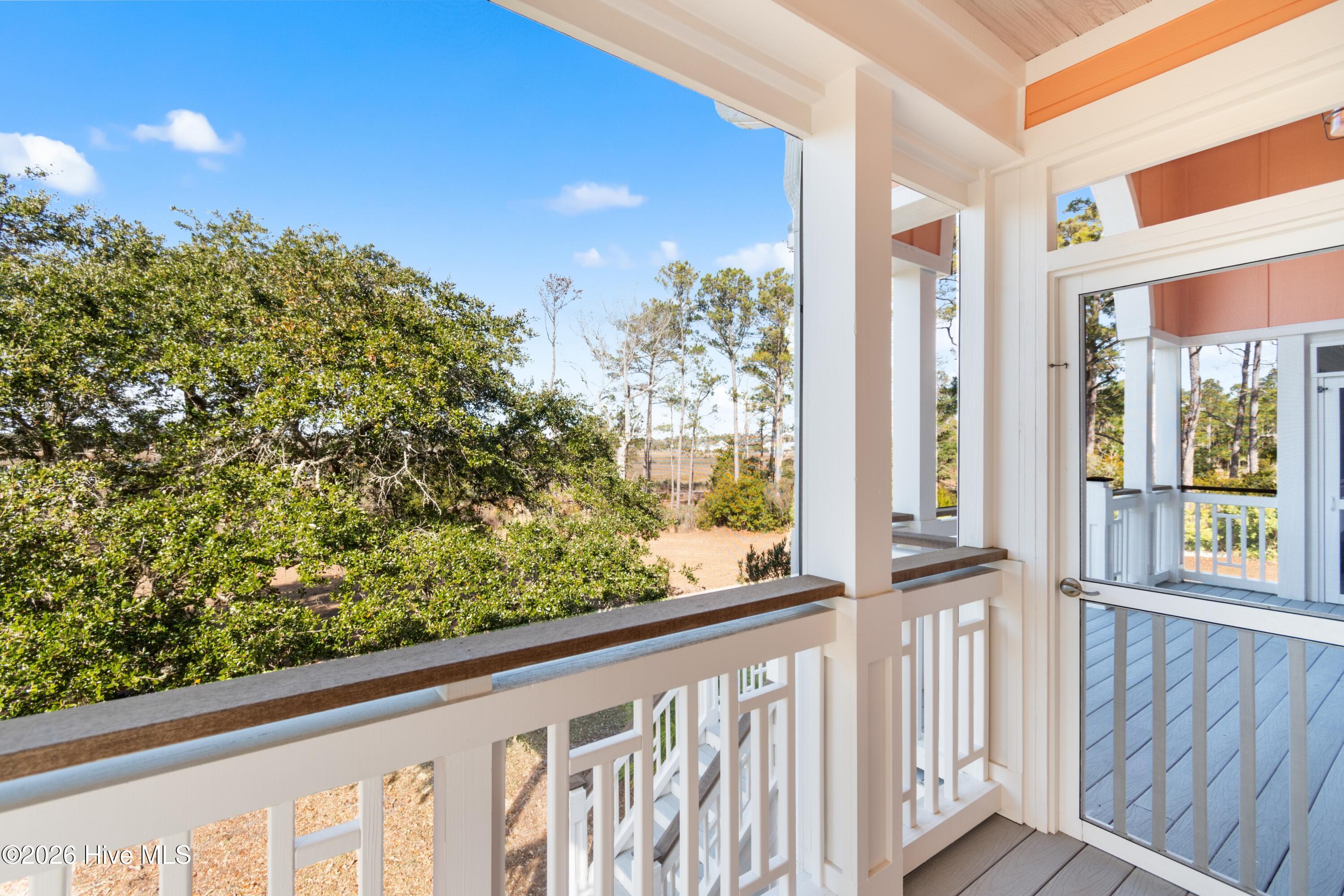 100549658 | Photo 36