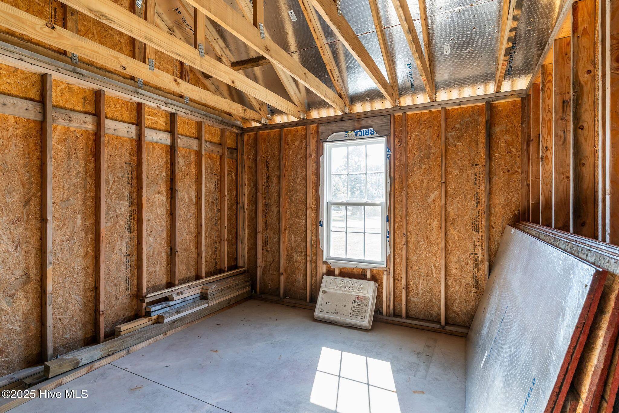 100530347 | Photo 45