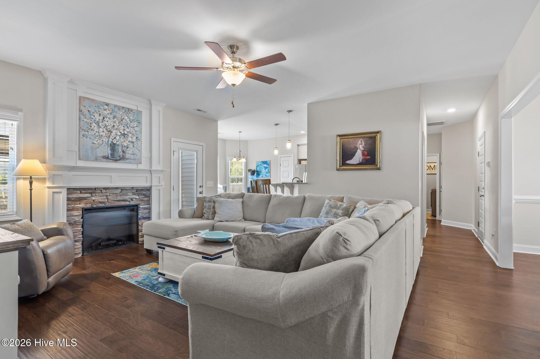 100569741 | Photo 12