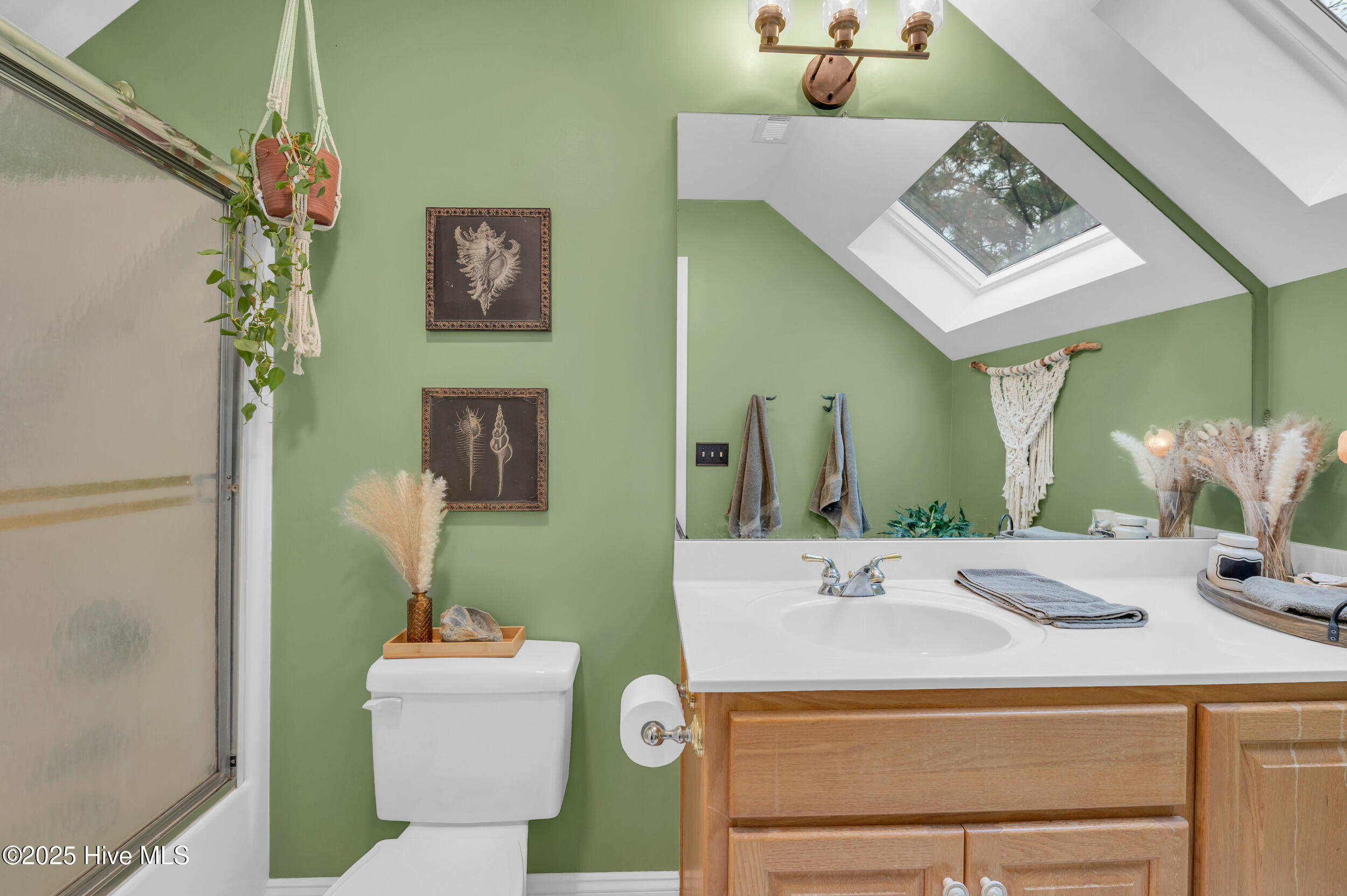 100542764 | Photo 36