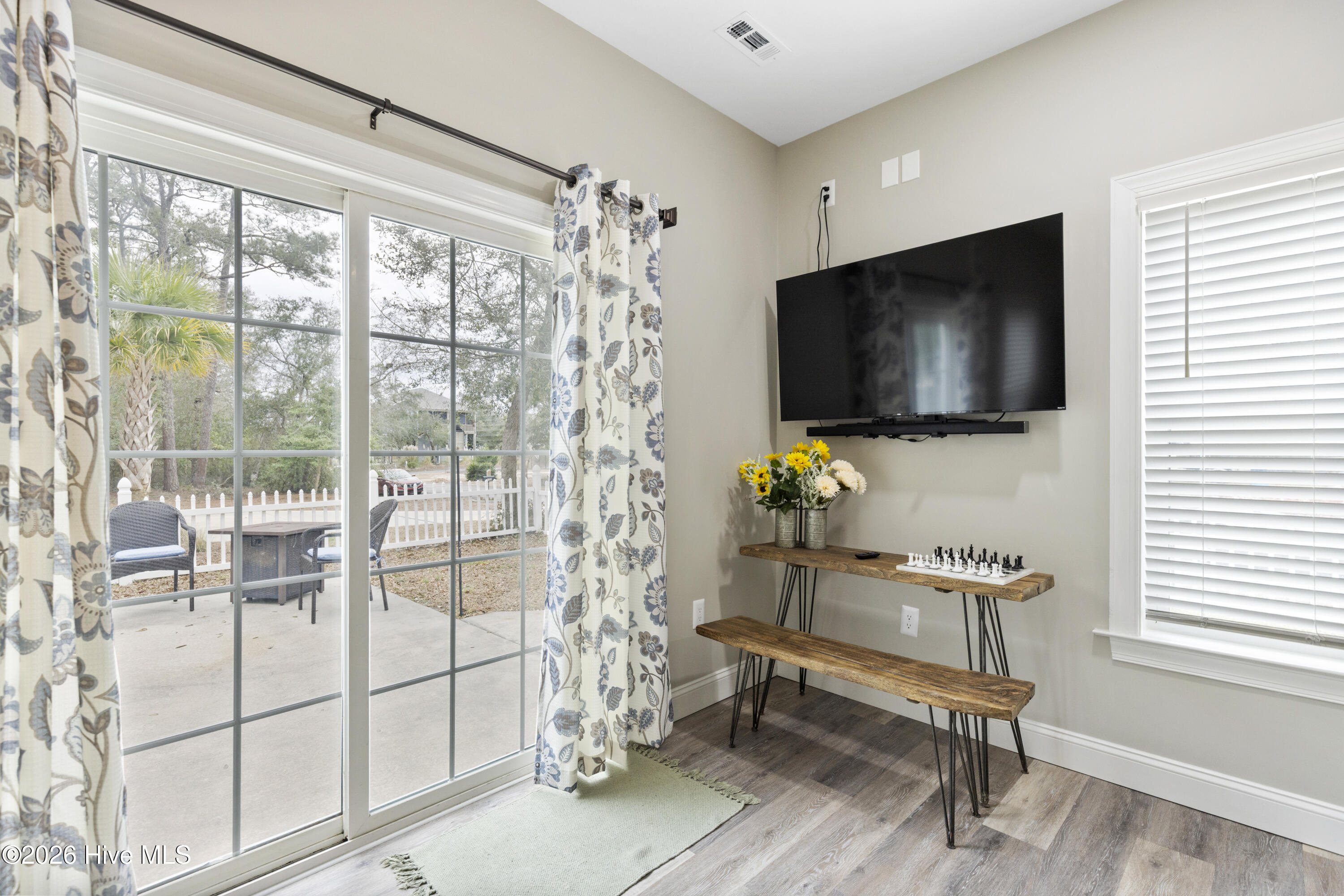 100551822 | Photo 38