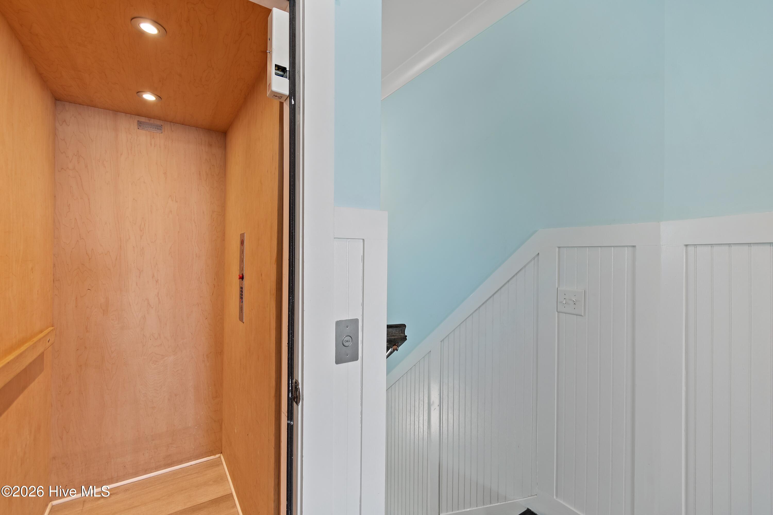 100557175 | Photo 63