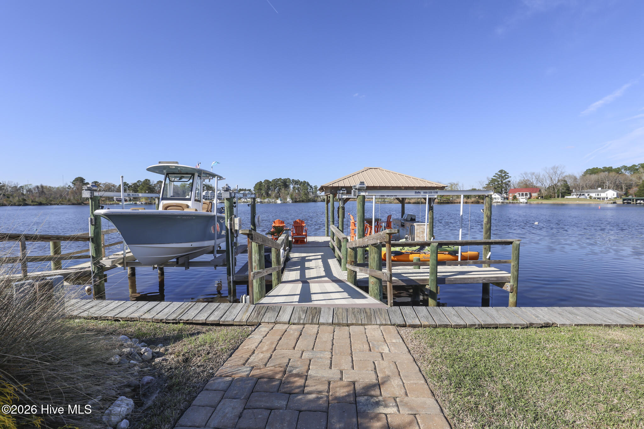 100564297 | Photo 61