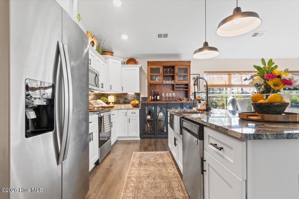 100548136 | Photo 15