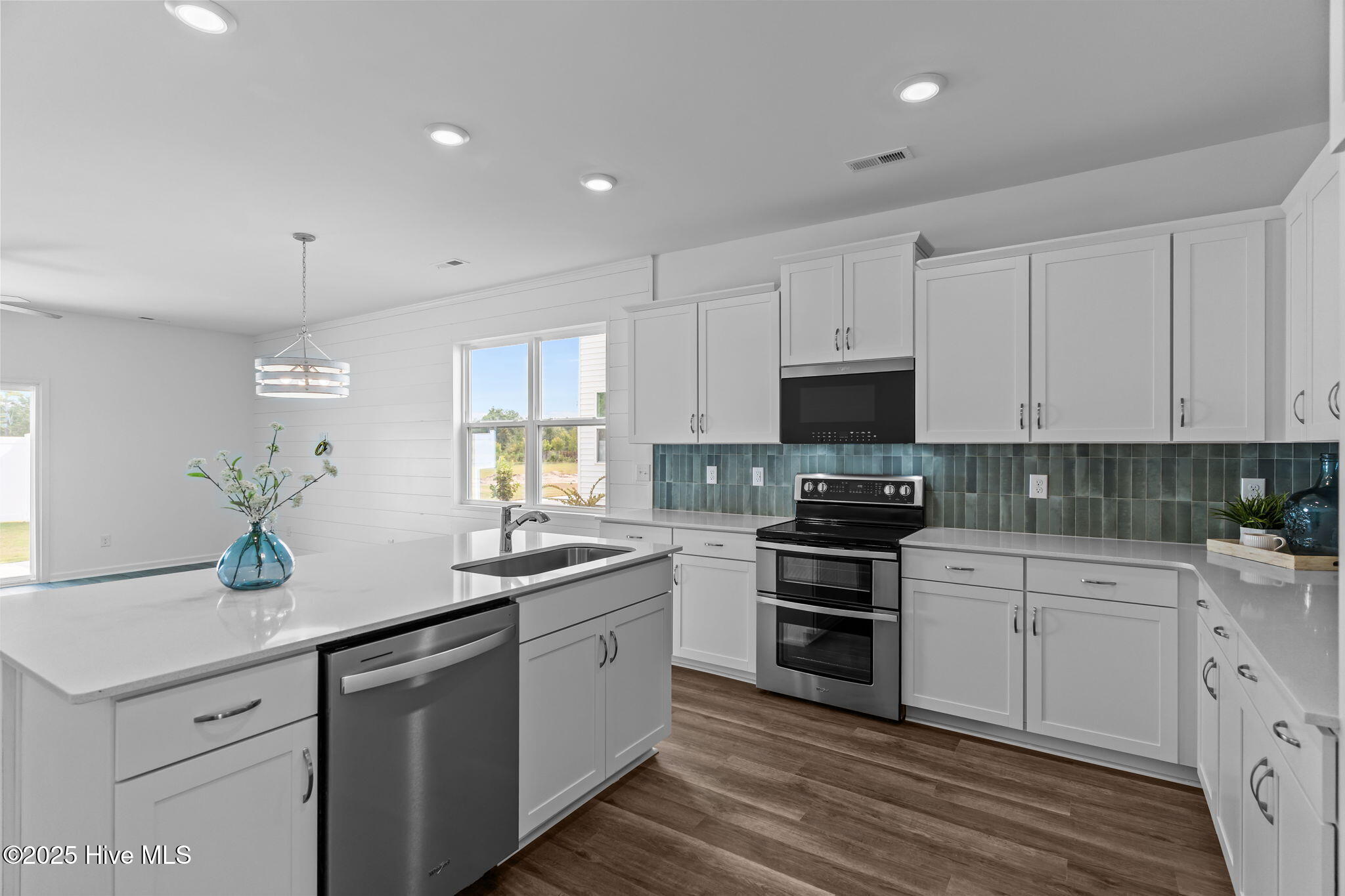 100454255 | Photo 67