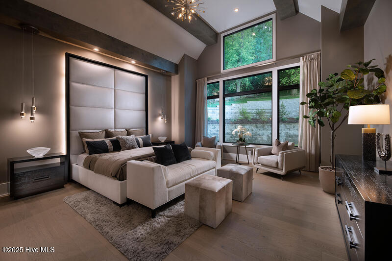 100514811 | Photo 23