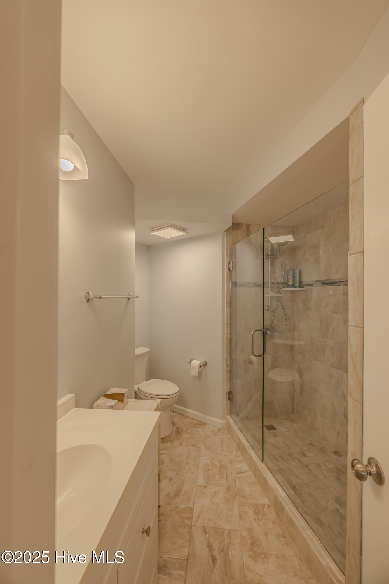 100520081 | Photo 14