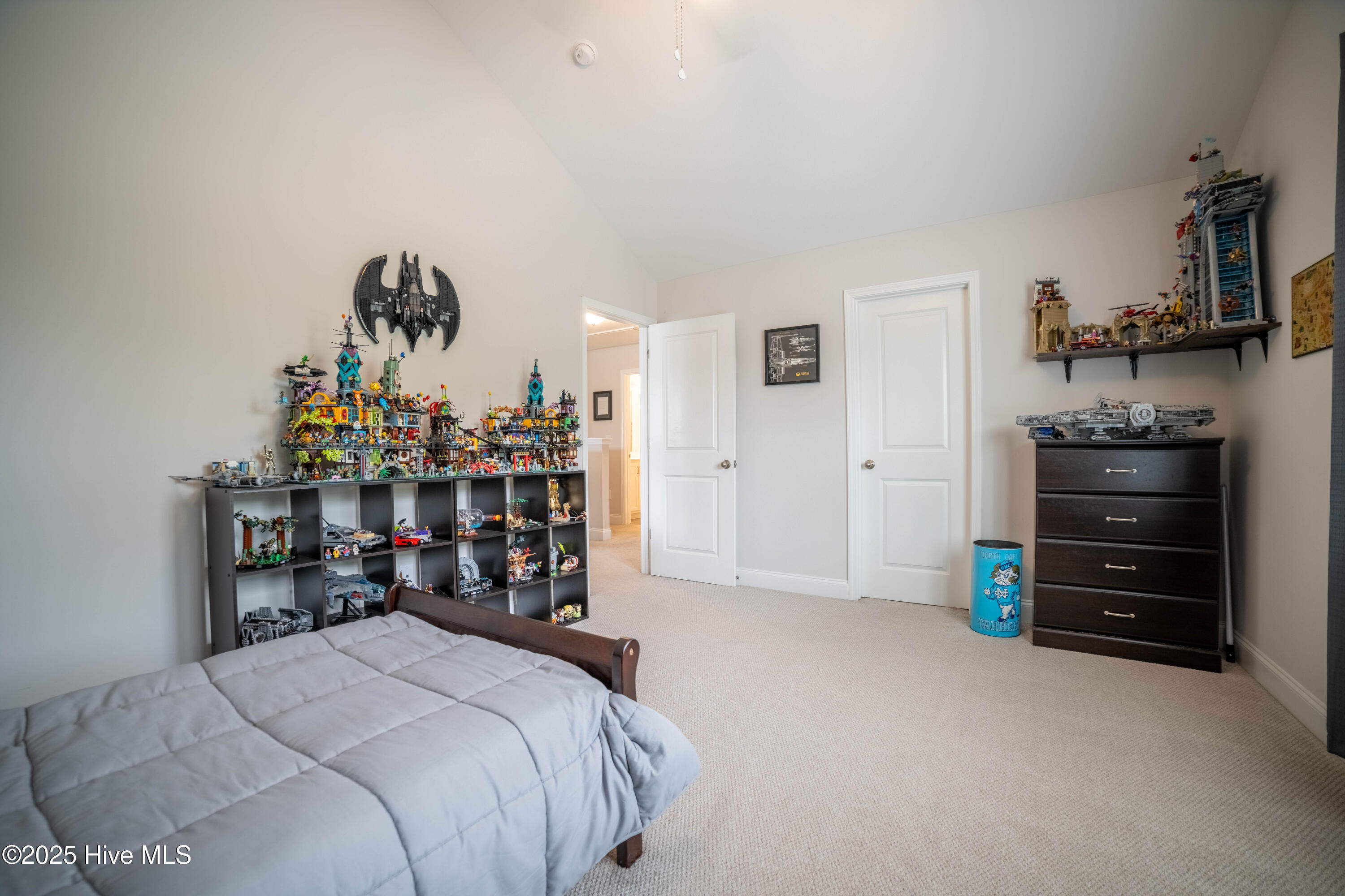 100535849 | Photo 16