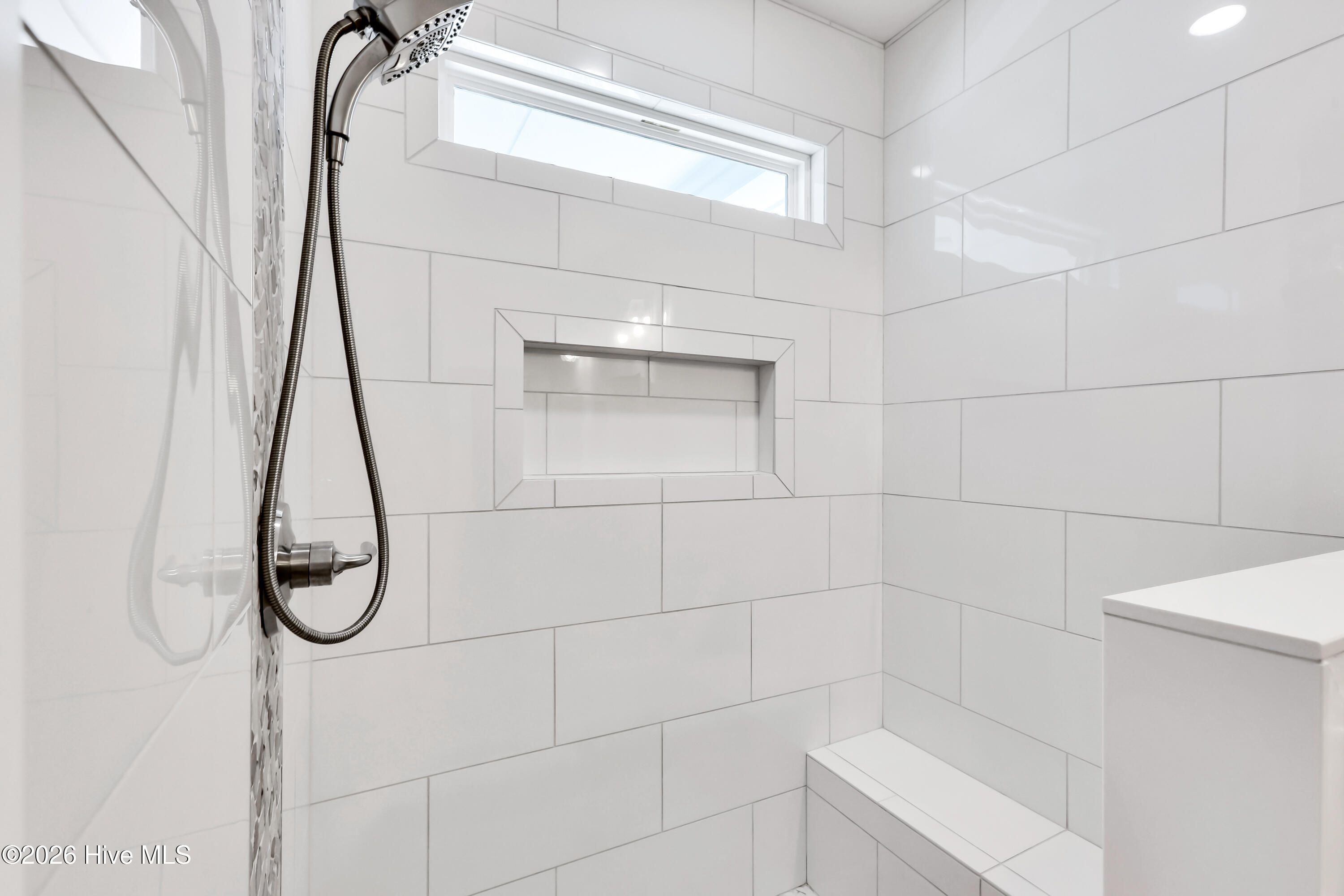 100564163 | Photo 21