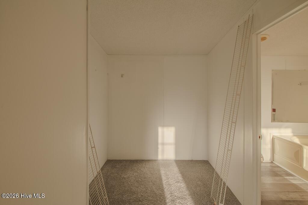 100560483 | Photo 34