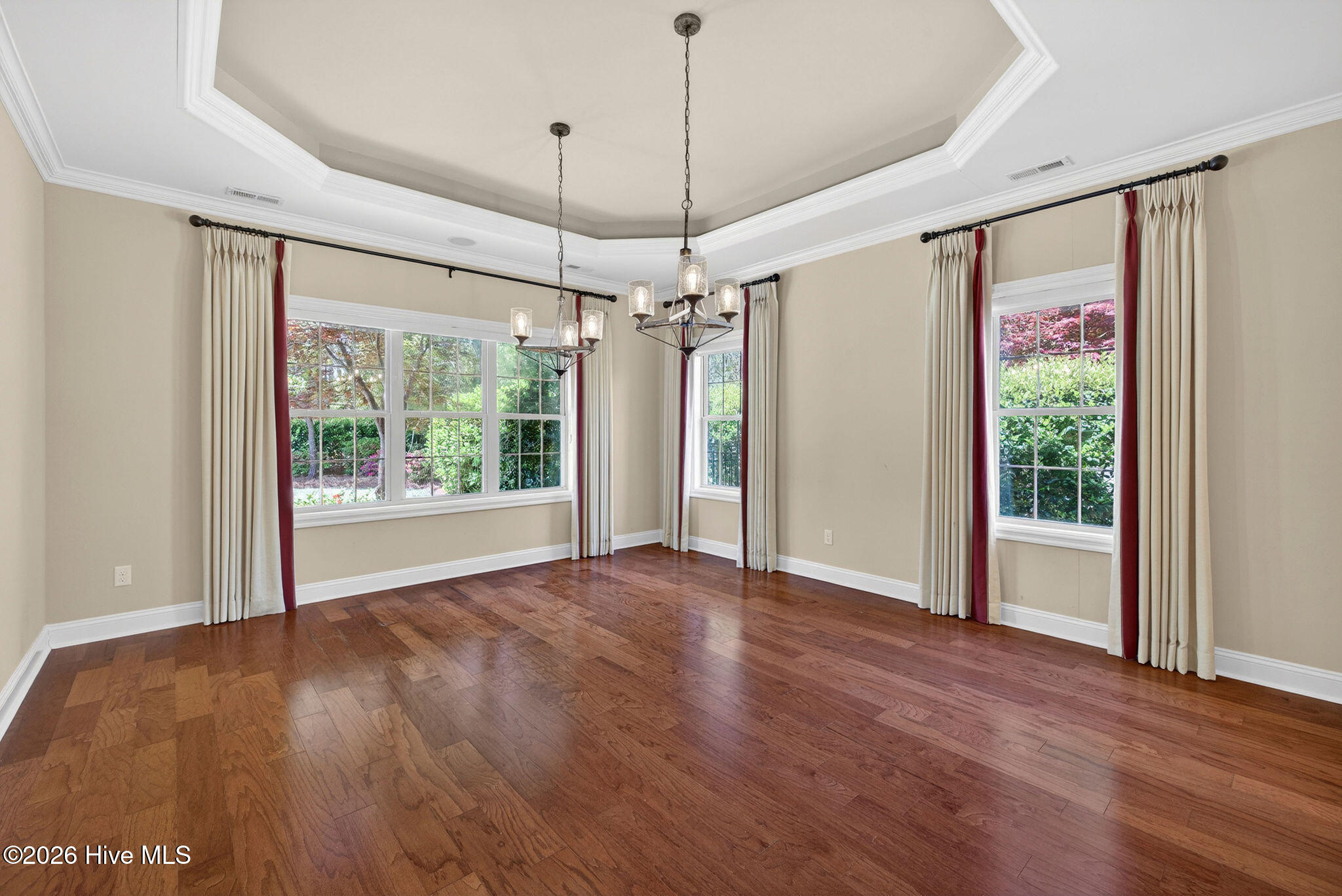 100566278 | Photo 20