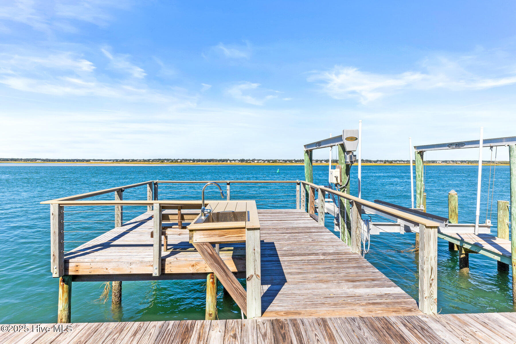 100538043 | Photo 48