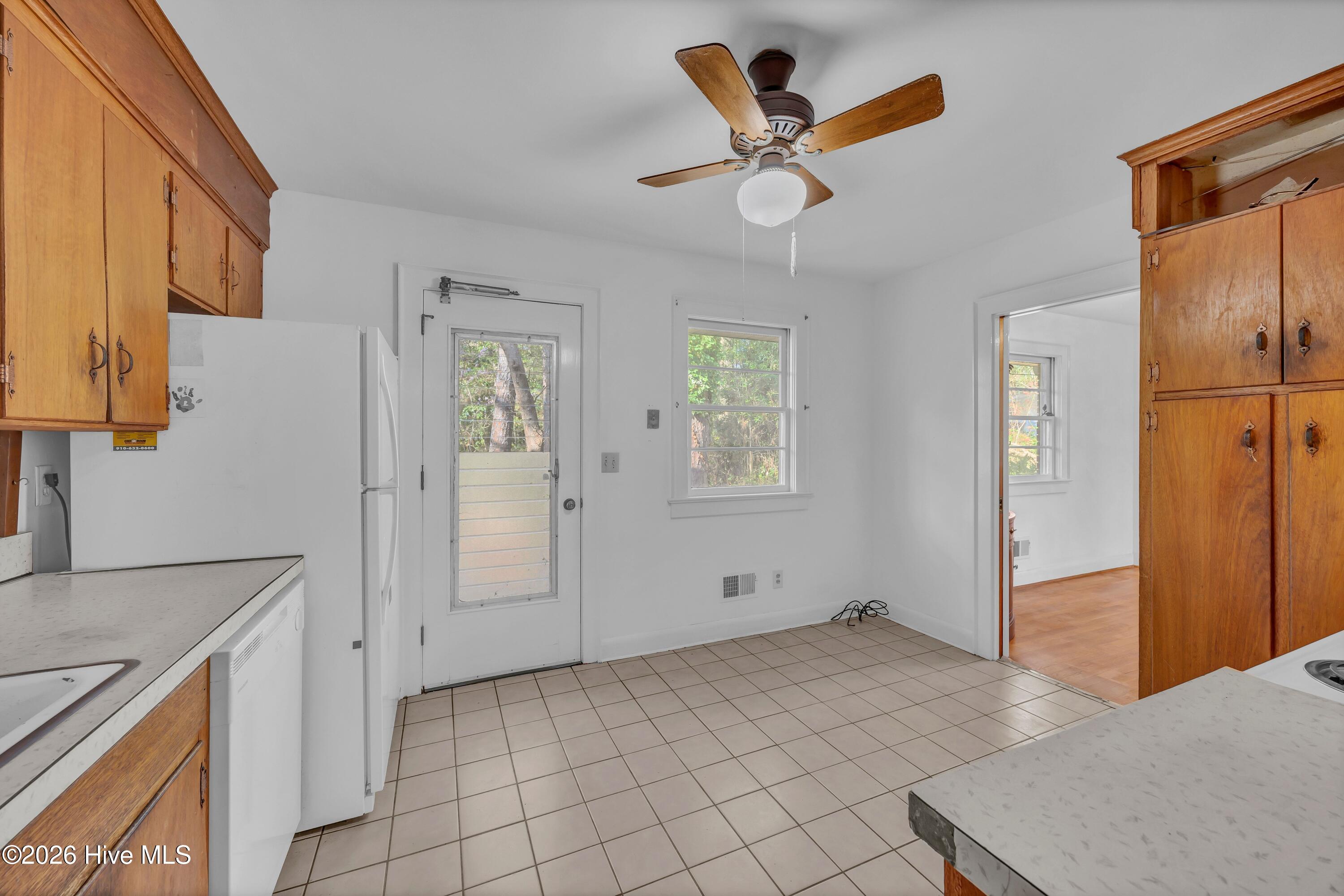 100560709 | Photo 10