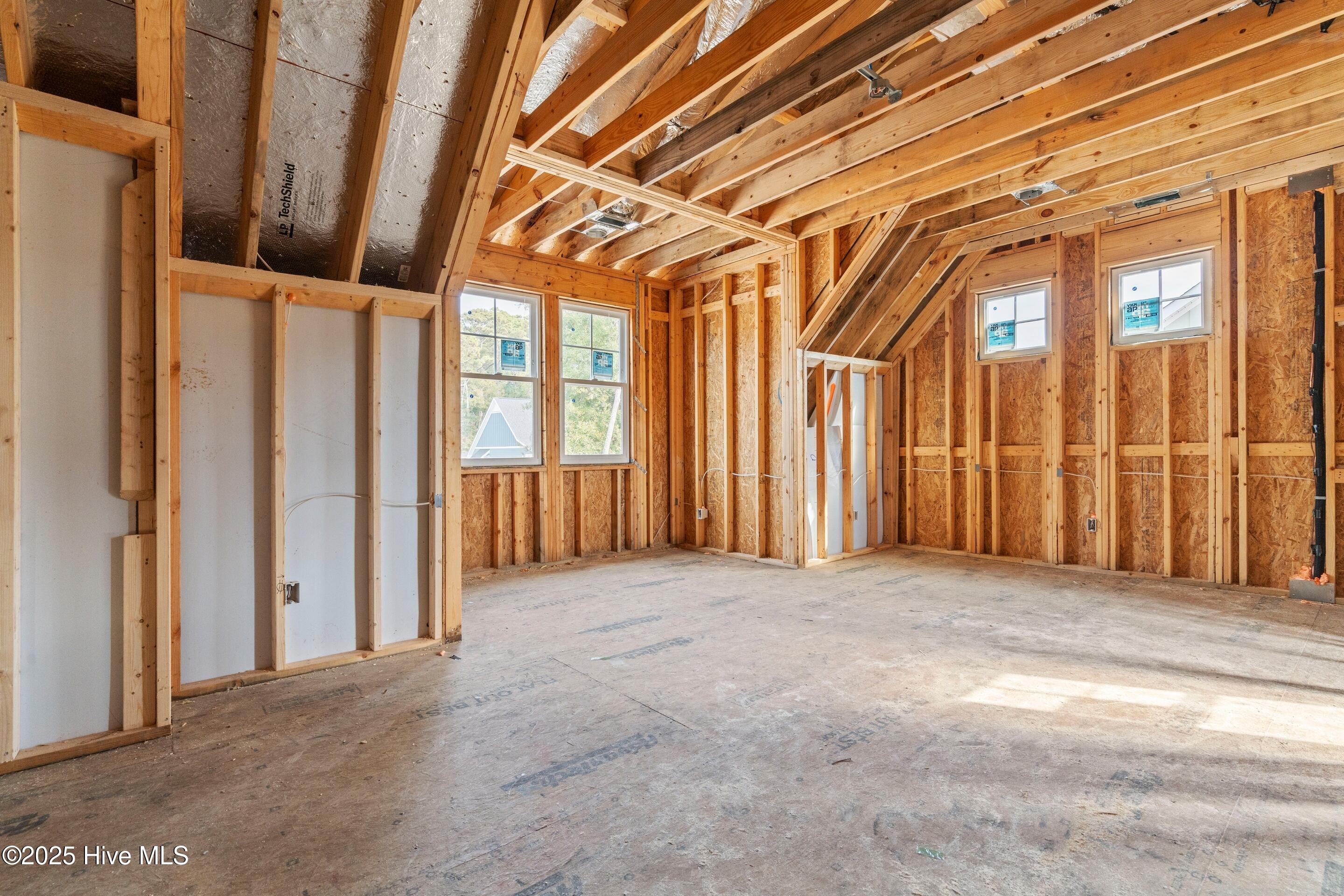 100543069 | Photo 69