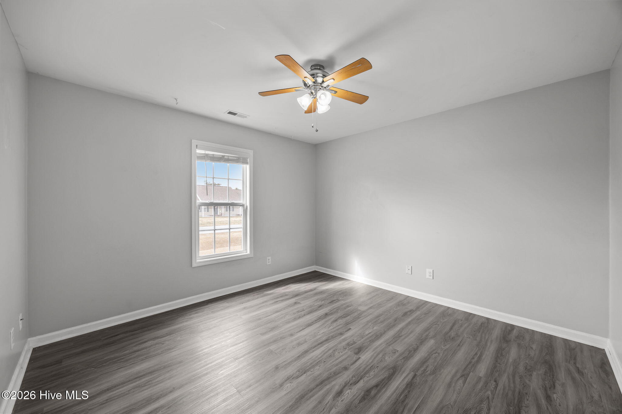 100555278 | Photo 17