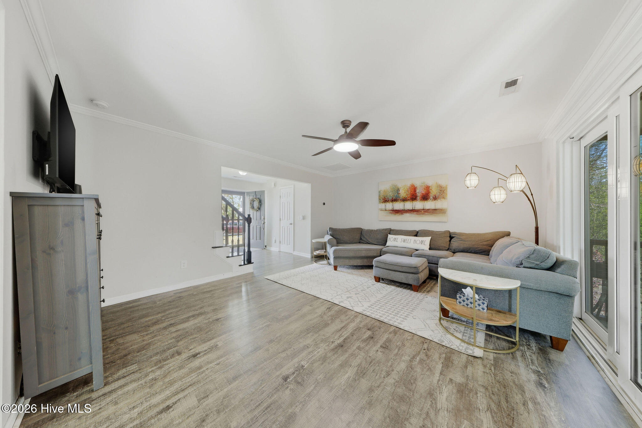 100565311 | Photo 25