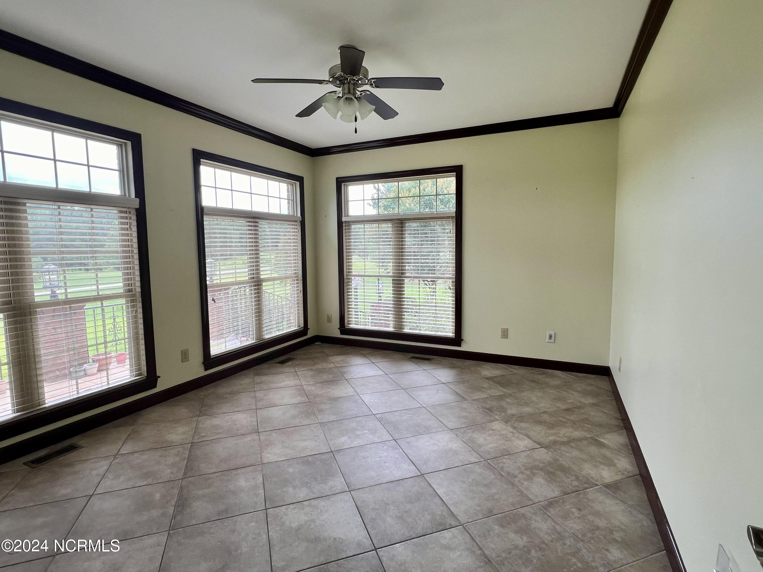 1005 TL sunroom 2