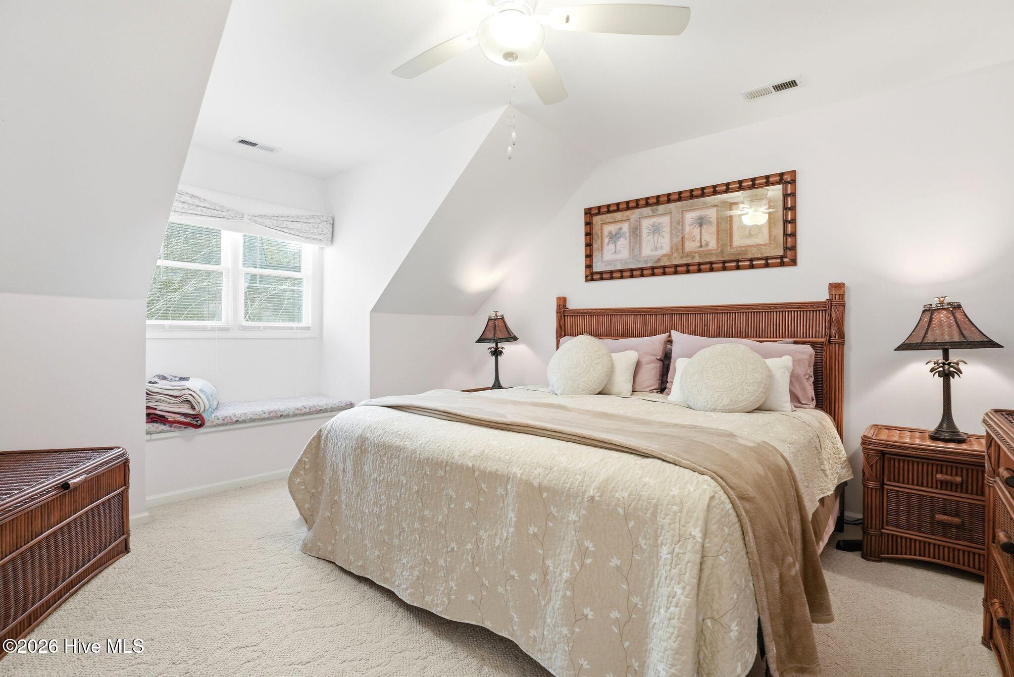 100562412 | Photo 50