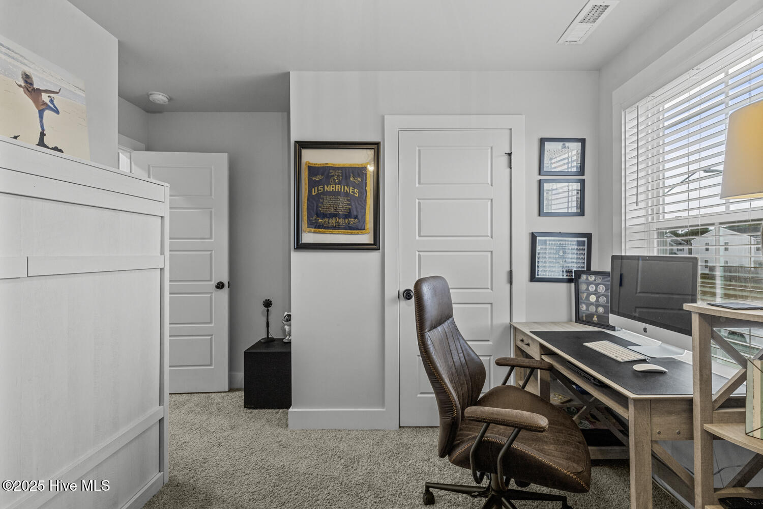 100543242 | Photo 35