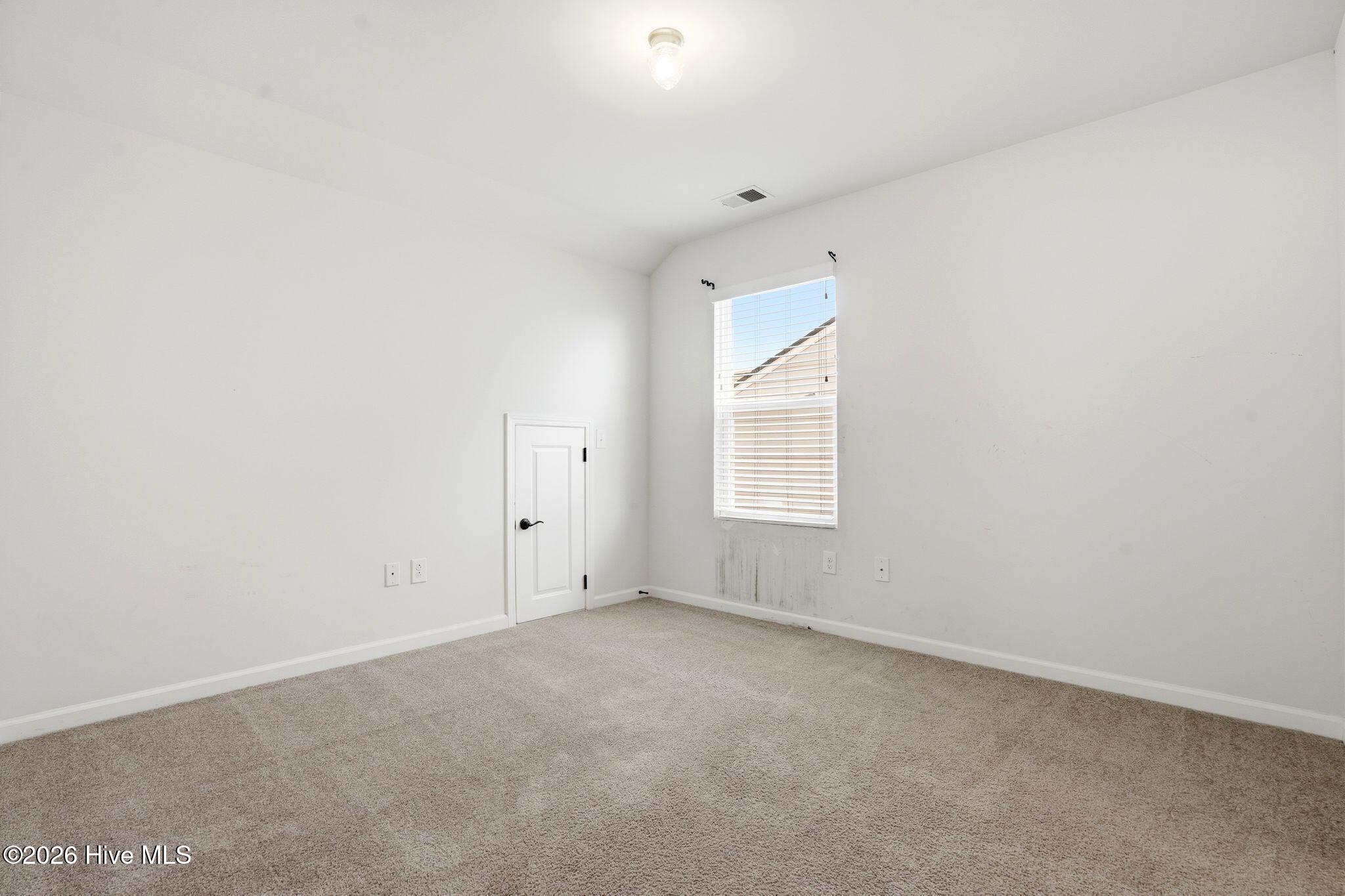 100560381 | Photo 23