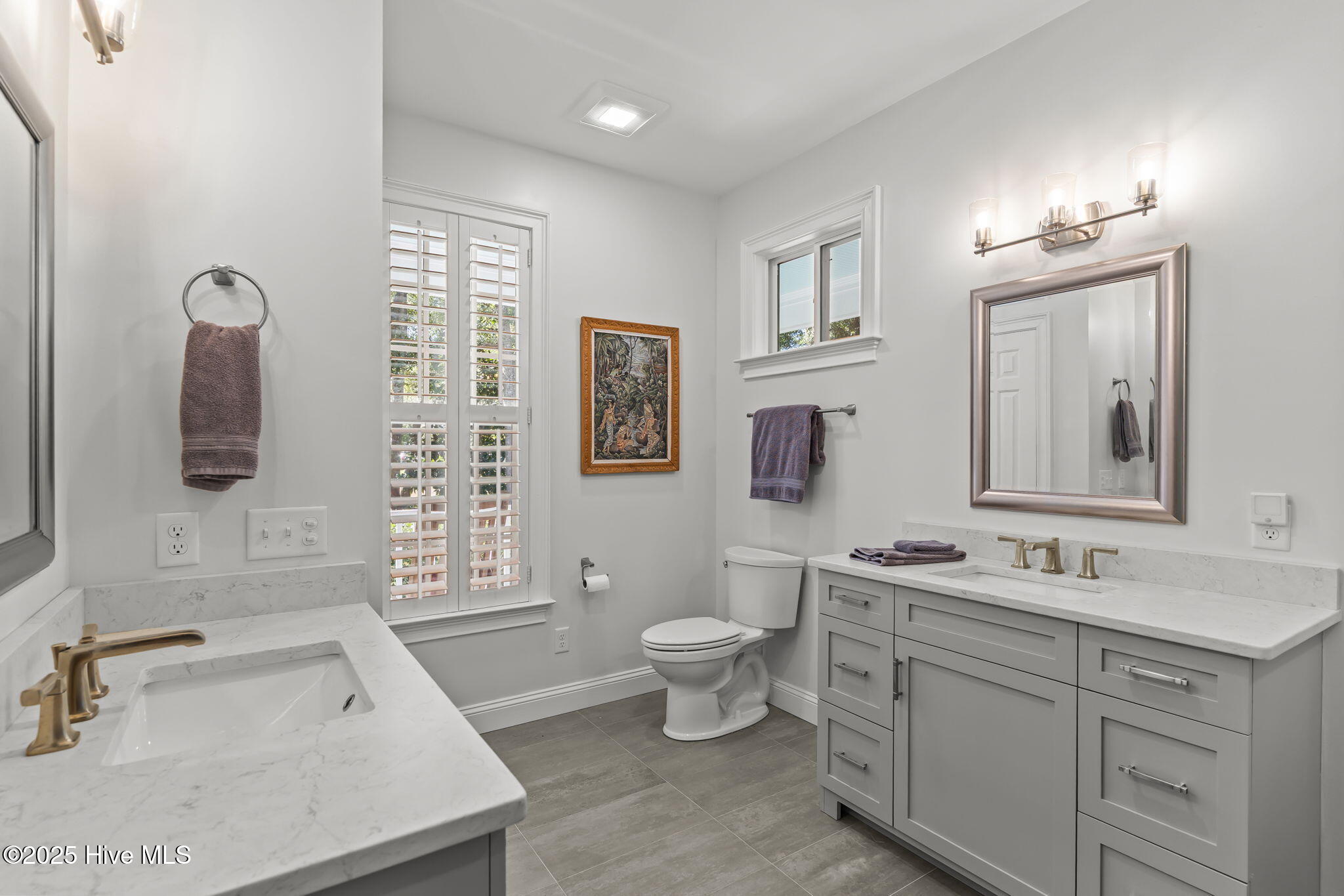 100538166 | Photo 29