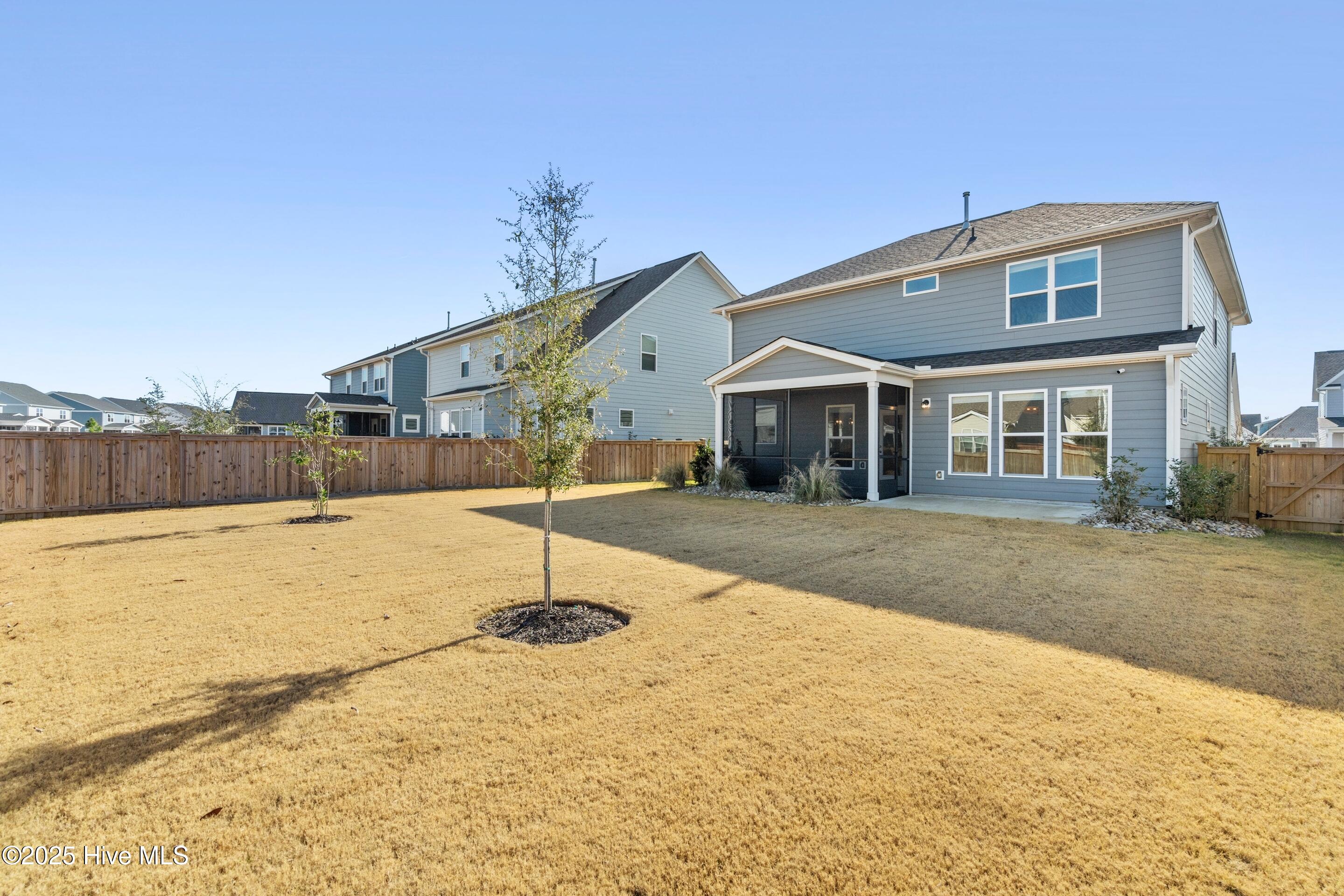 100547045 | Photo 54