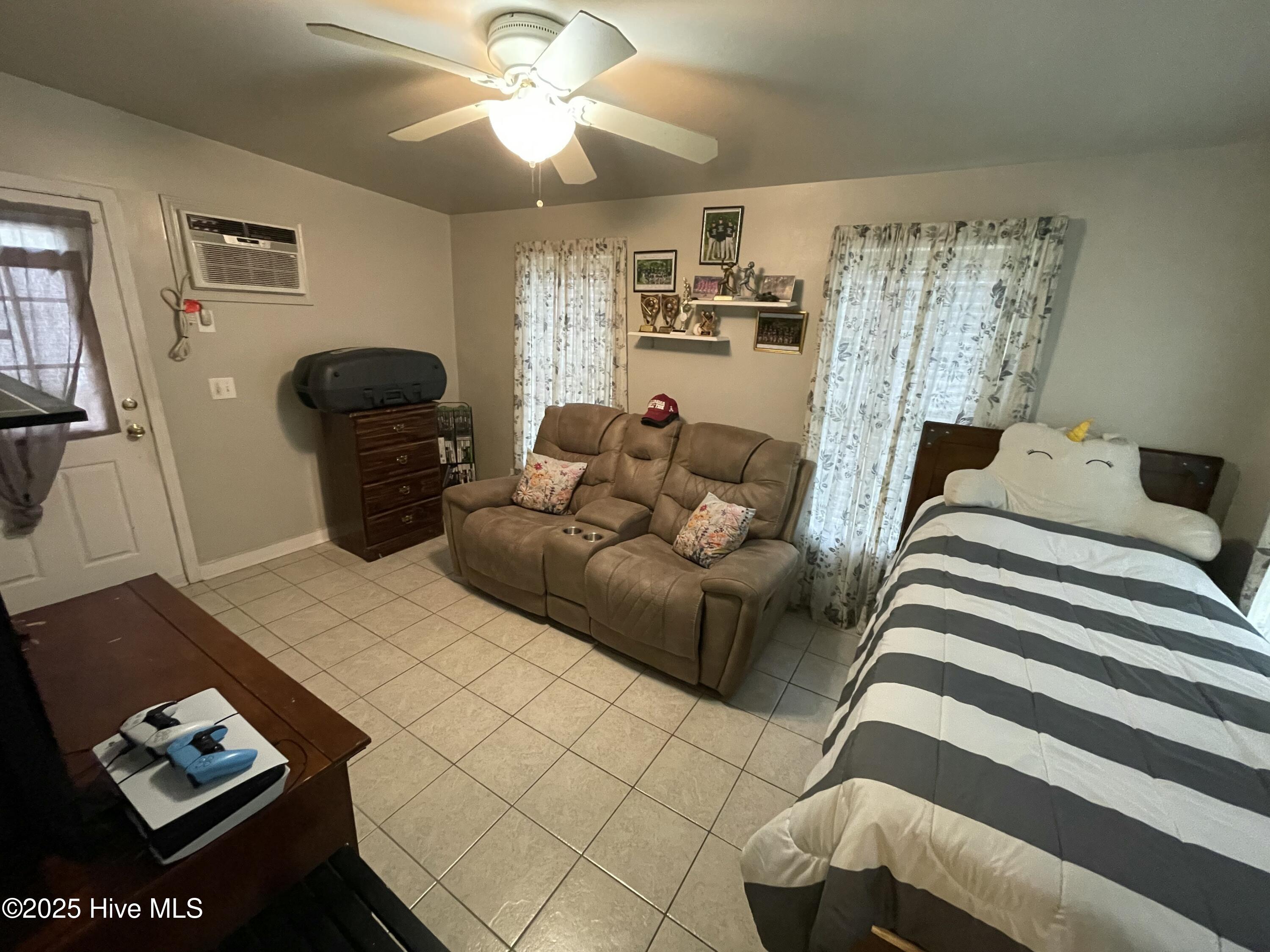 100534304 | Photo 14