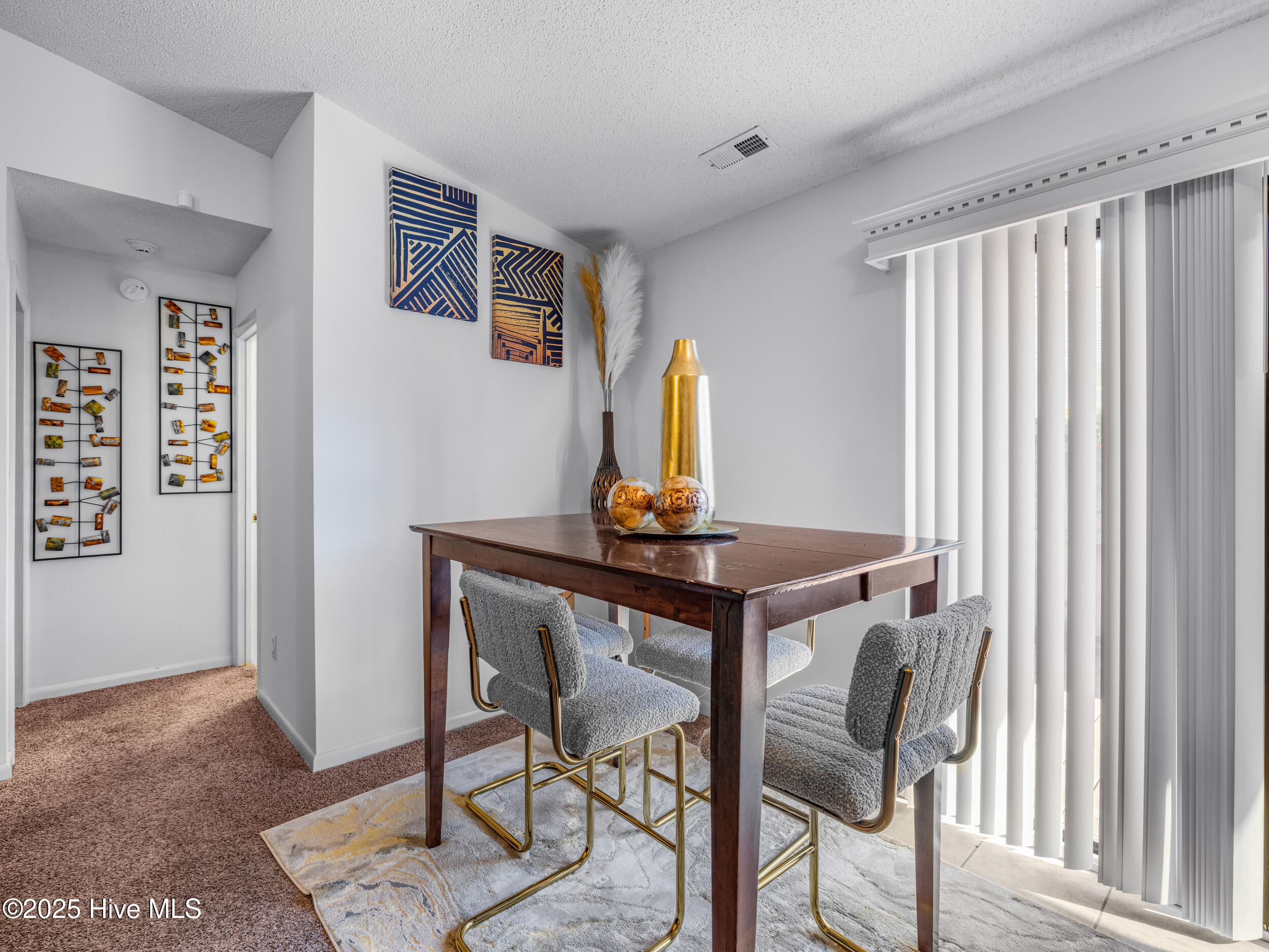 100538354 | Photo 15