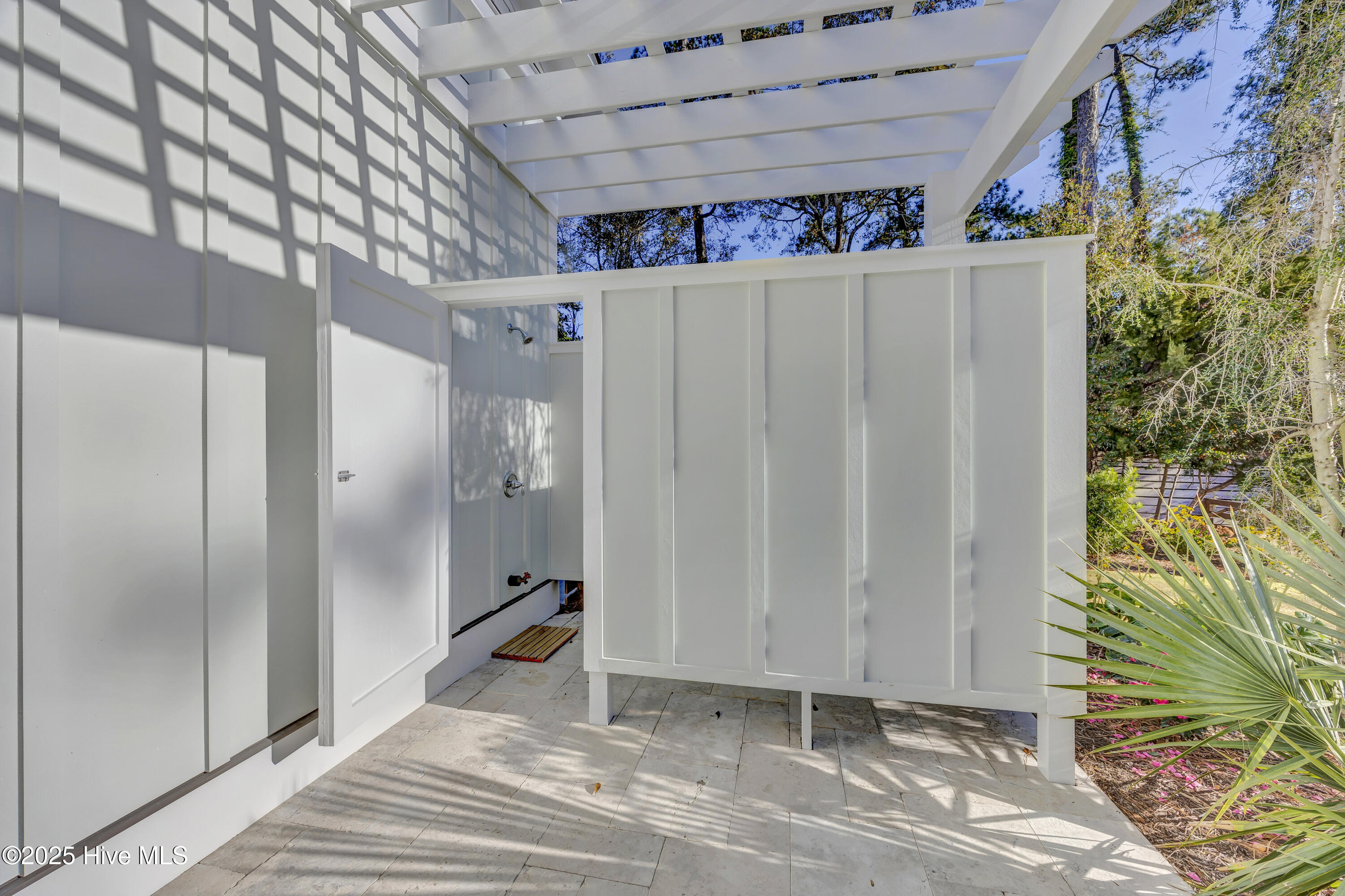 100543149 | Photo 49