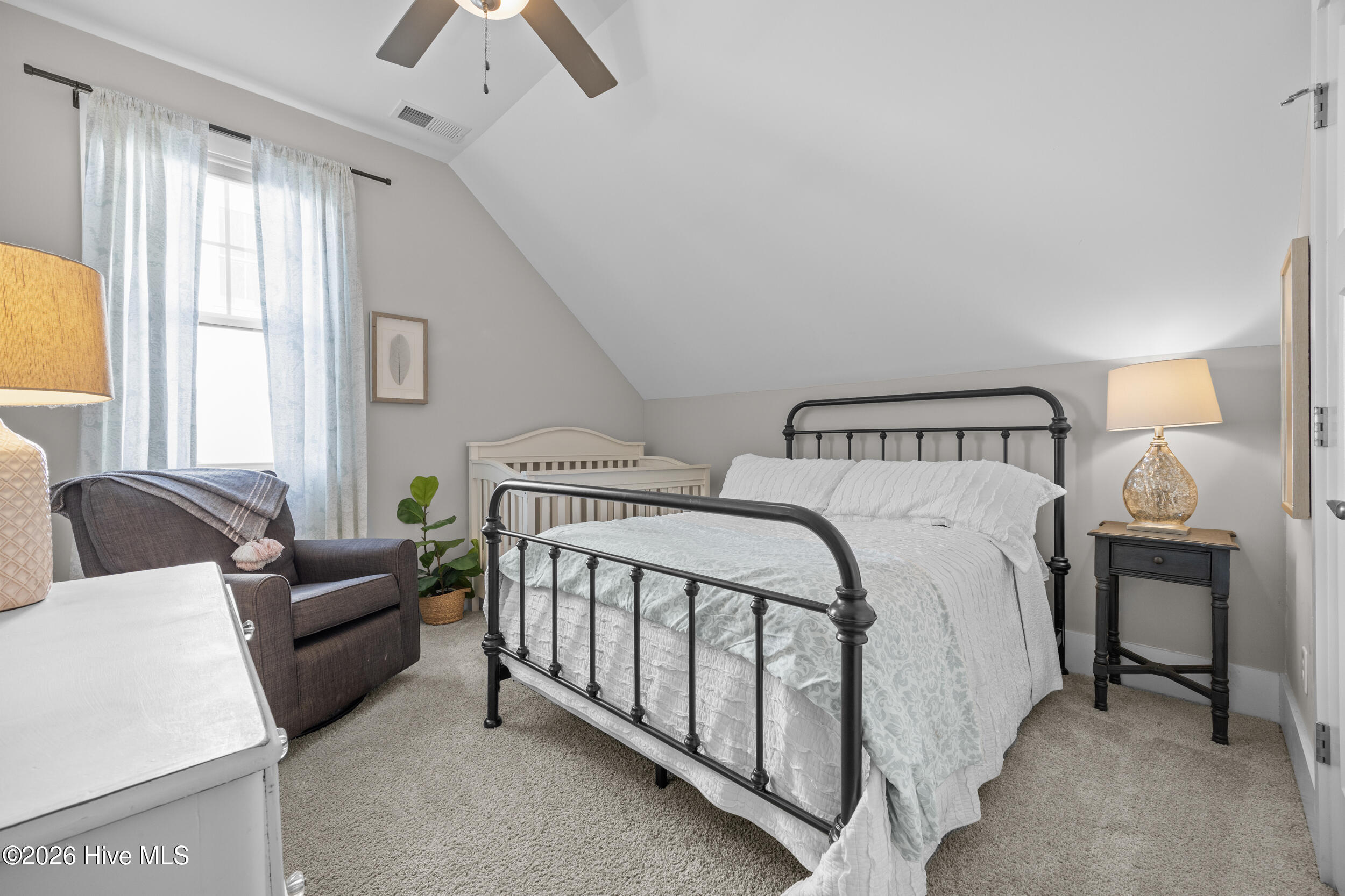 100551925 | Photo 25