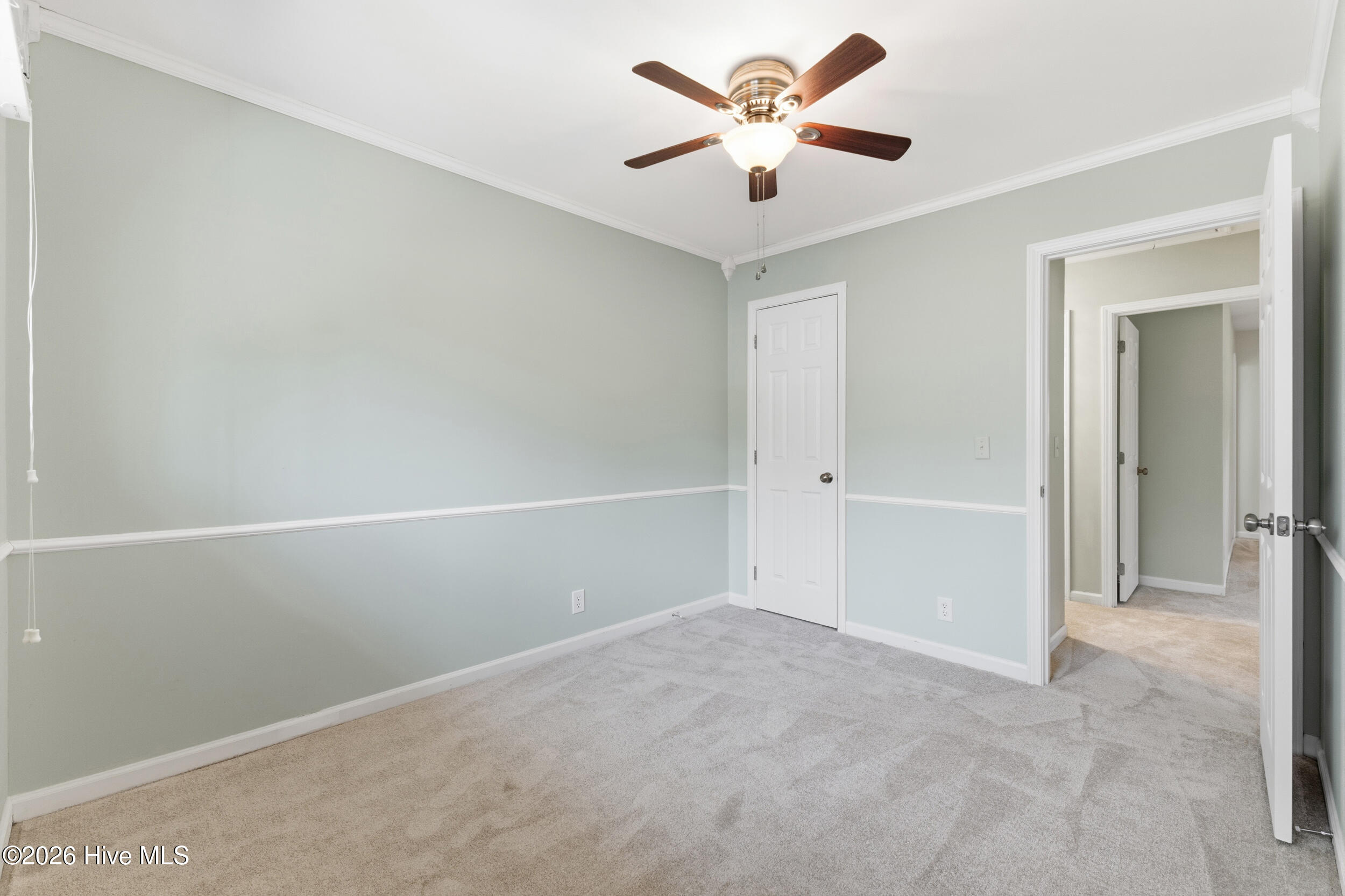 100565725 | Photo 26