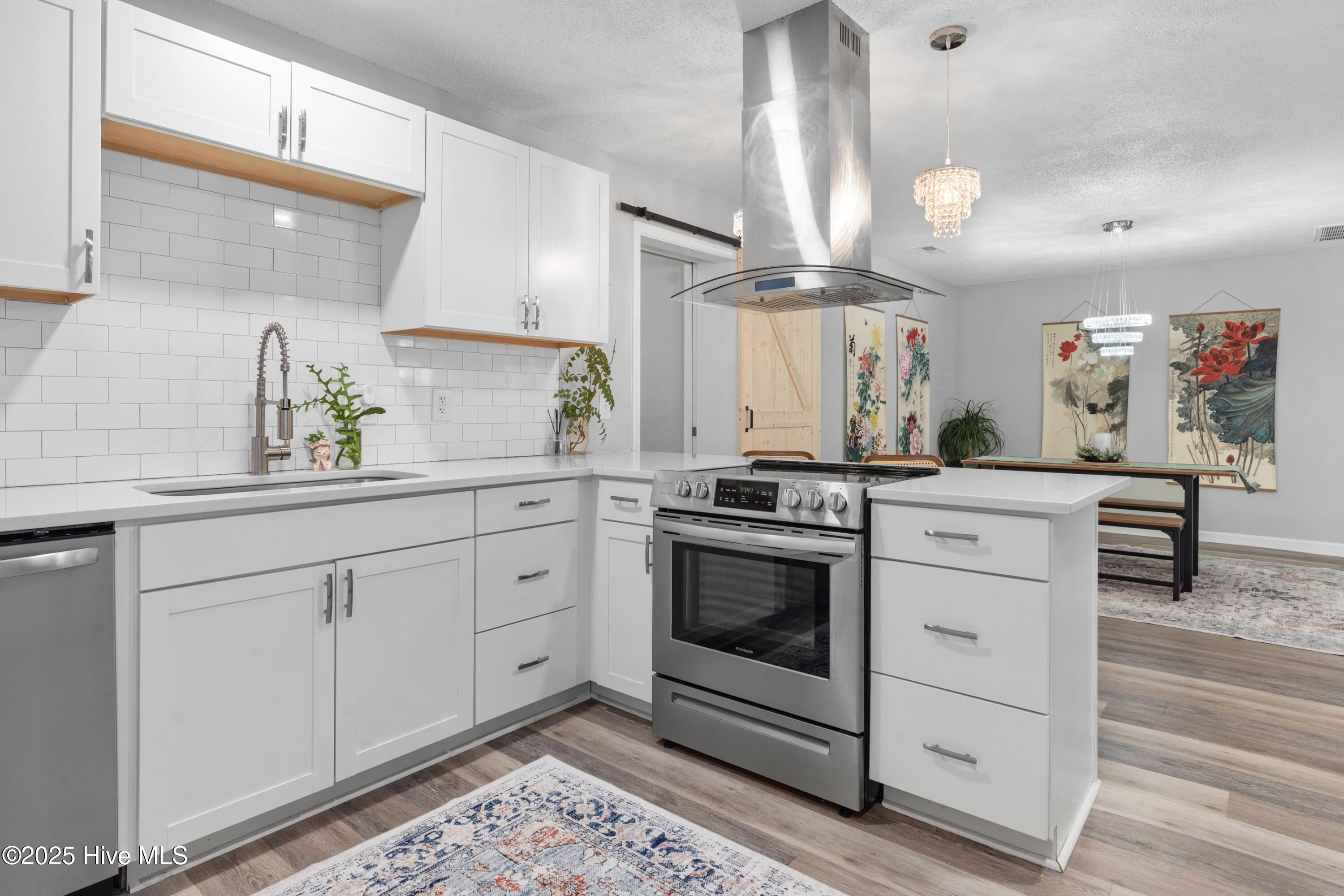 100539708 | Photo 12